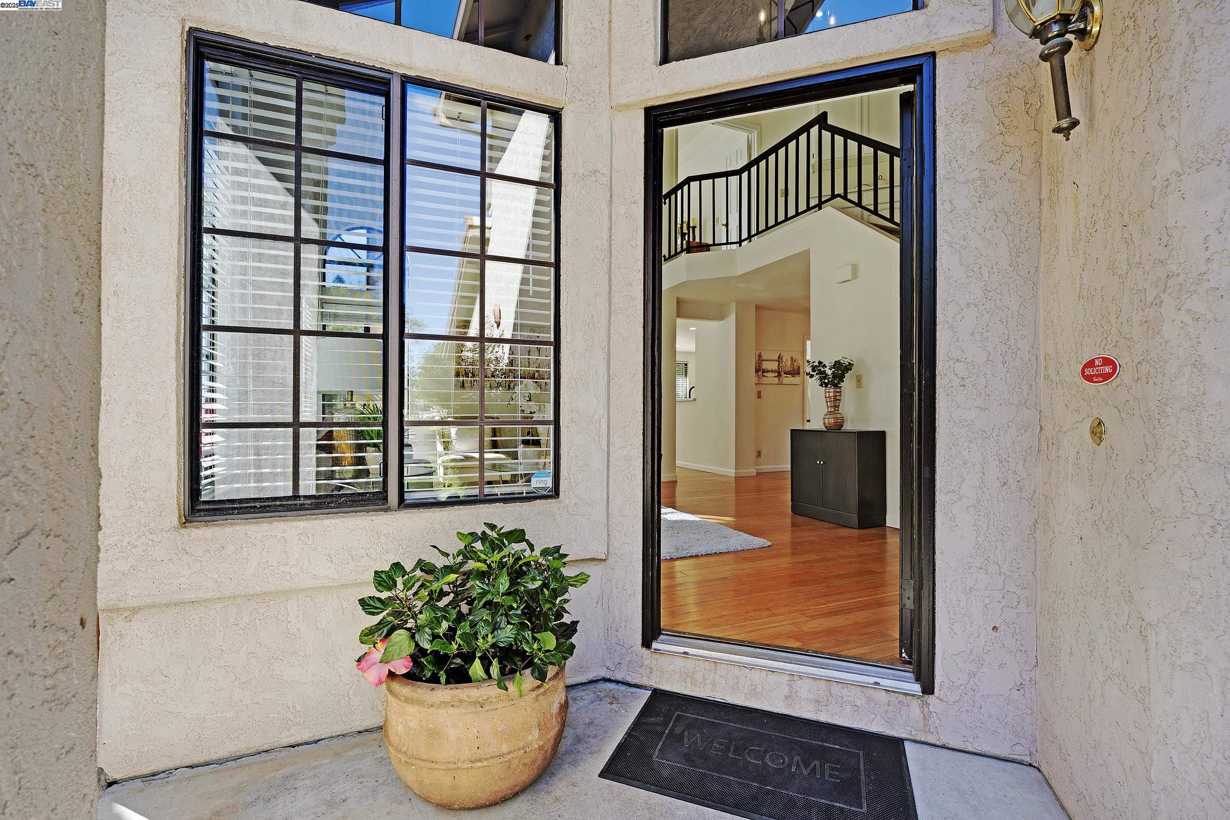 Detail Gallery Image 3 of 29 For 4674 Kimberley Cmn, Livermore,  CA 94550 - 3 Beds | 2/1 Baths