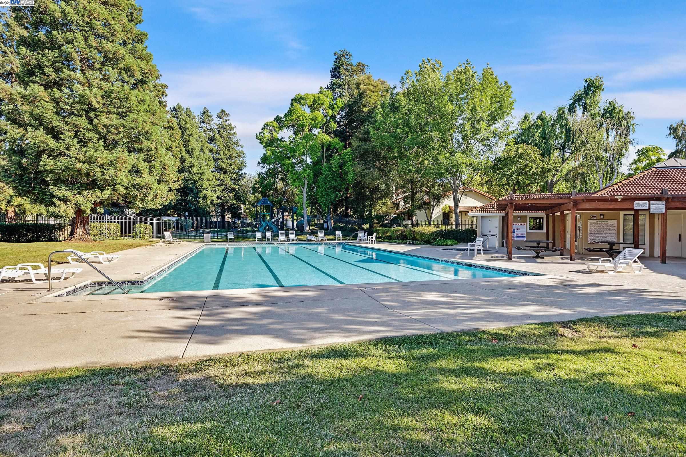 Detail Gallery Image 26 of 29 For 4674 Kimberley Cmn, Livermore,  CA 94550 - 3 Beds | 2/1 Baths