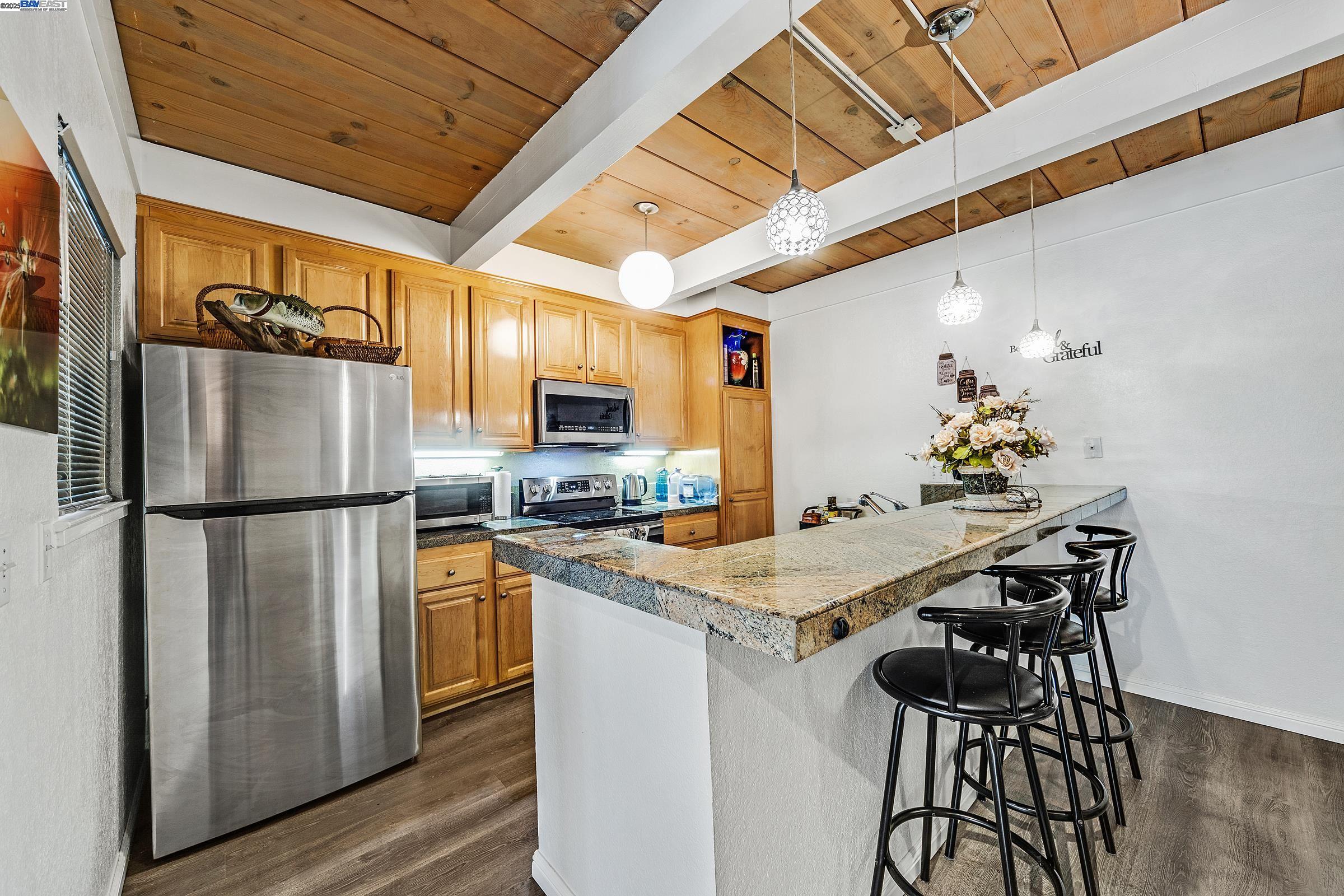Photo #5: 41103792 Listing 