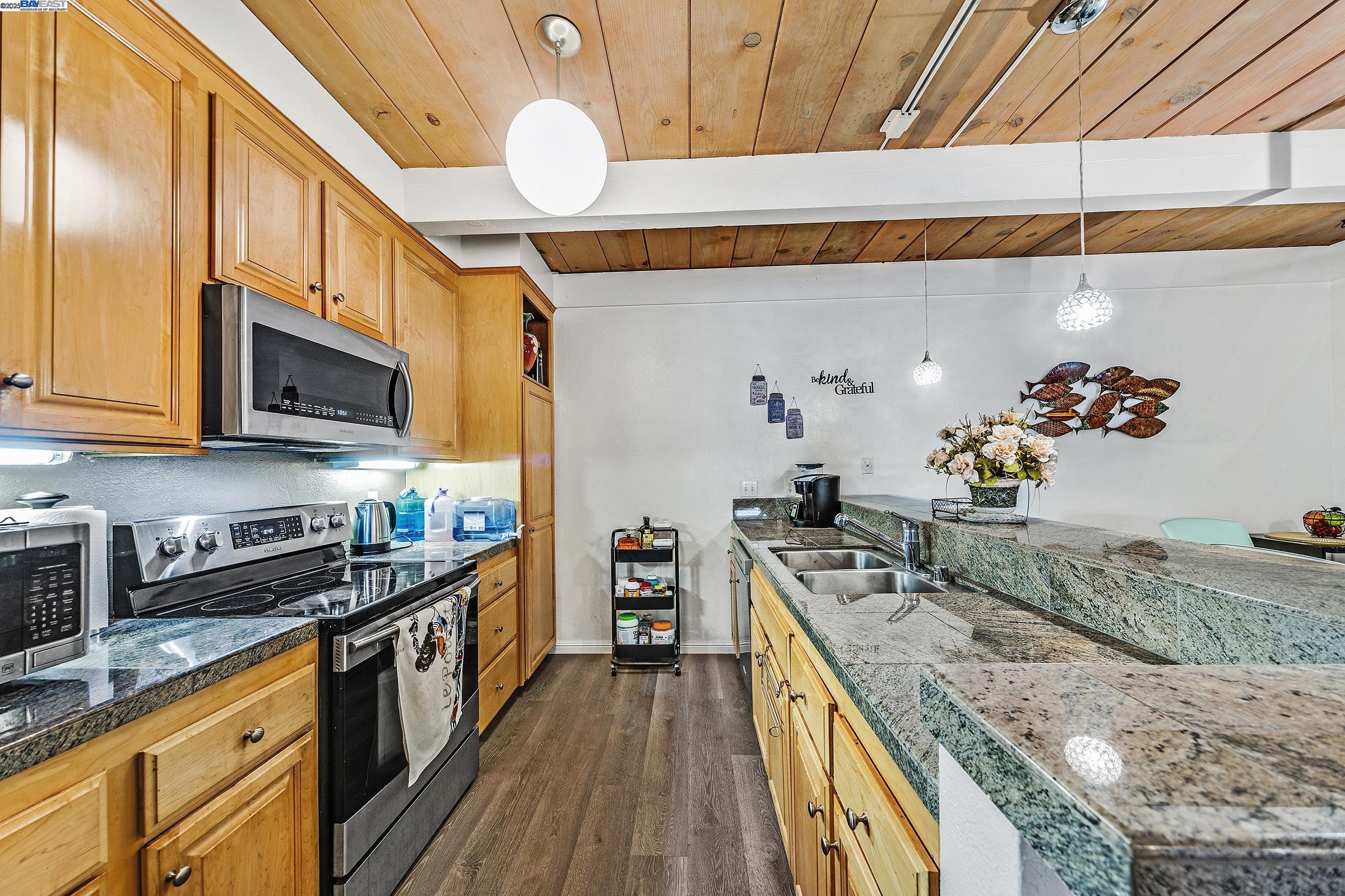 Photo #6: 41103792 Listing 