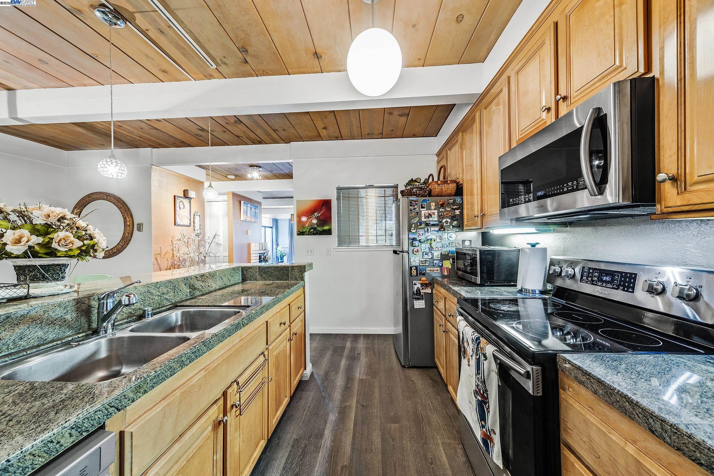 Photo #7: 41103792 Listing: Photo #7