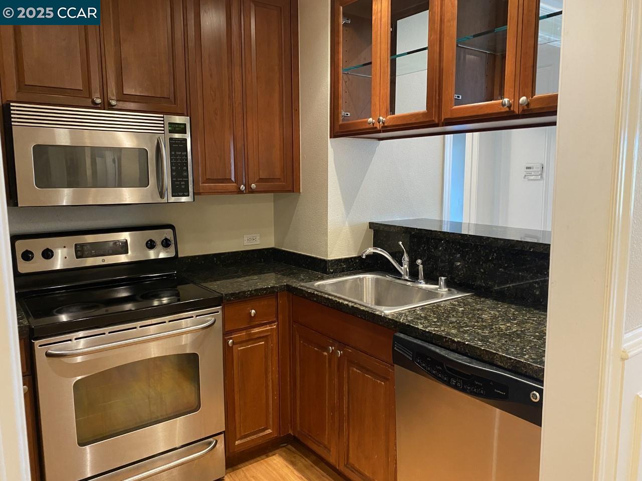 Detail Gallery Image 3 of 18 For 1315 Alma Ave #253,  Walnut Creek,  CA 94596 - 2 Beds | 2 Baths