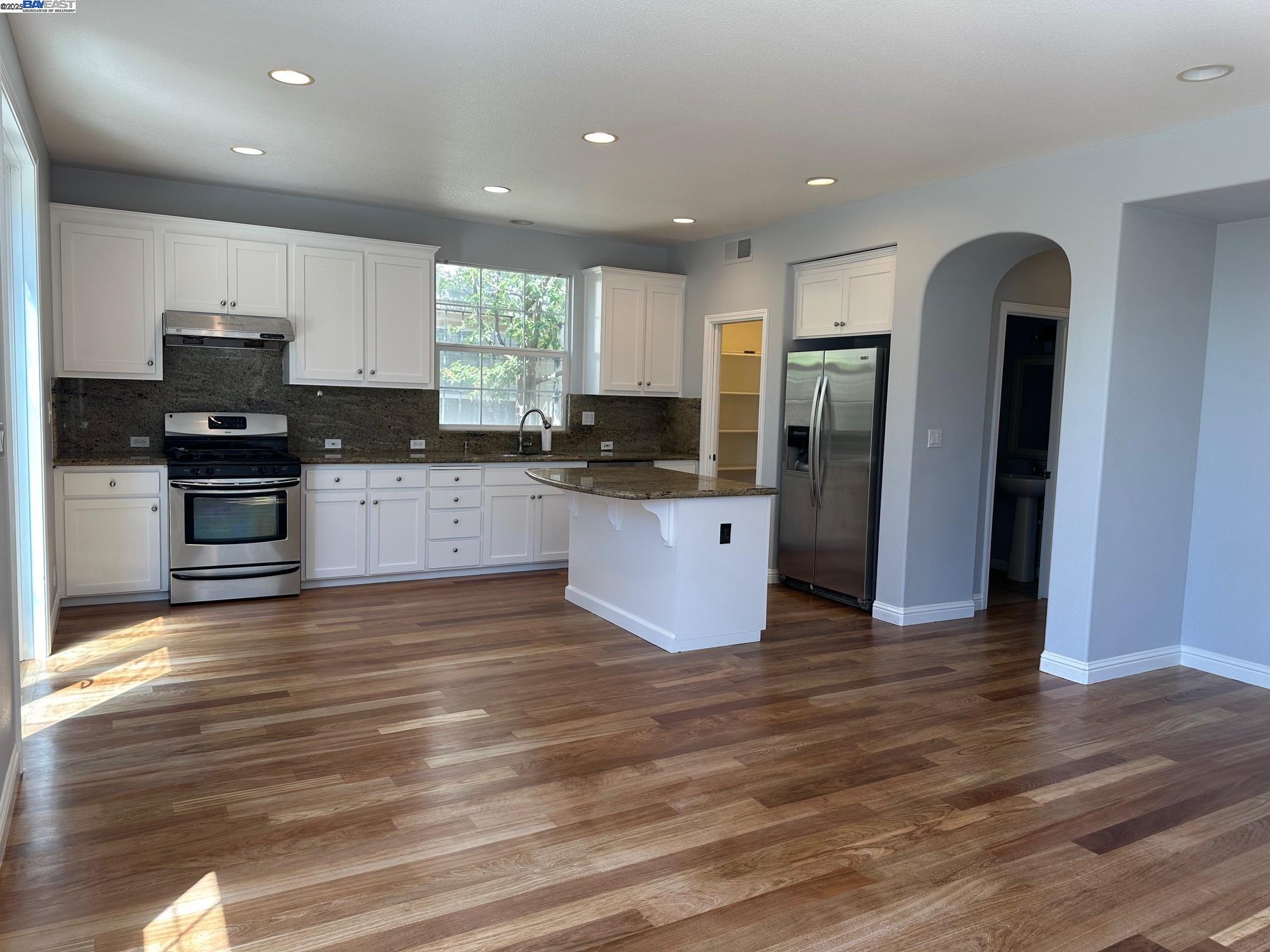 Detail Gallery Image 8 of 25 For 9808 Belladonna Dr, San Ramon,  CA 94582 - 3 Beds | 2/1 Baths