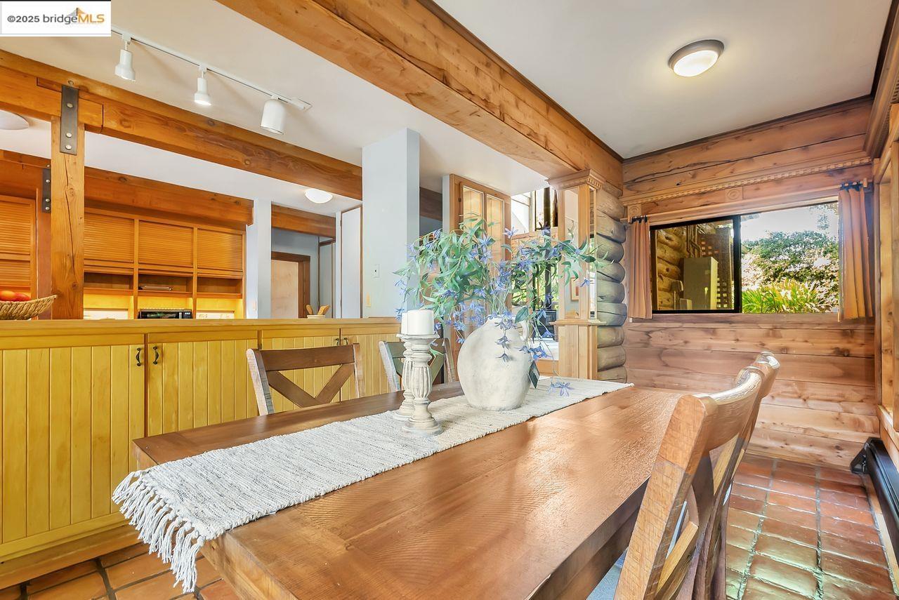 Detail Gallery Image 17 of 47 For 5950 Grizzly Peak Blvd, Oakland,  CA 94611 - 4 Beds | 3/1 Baths