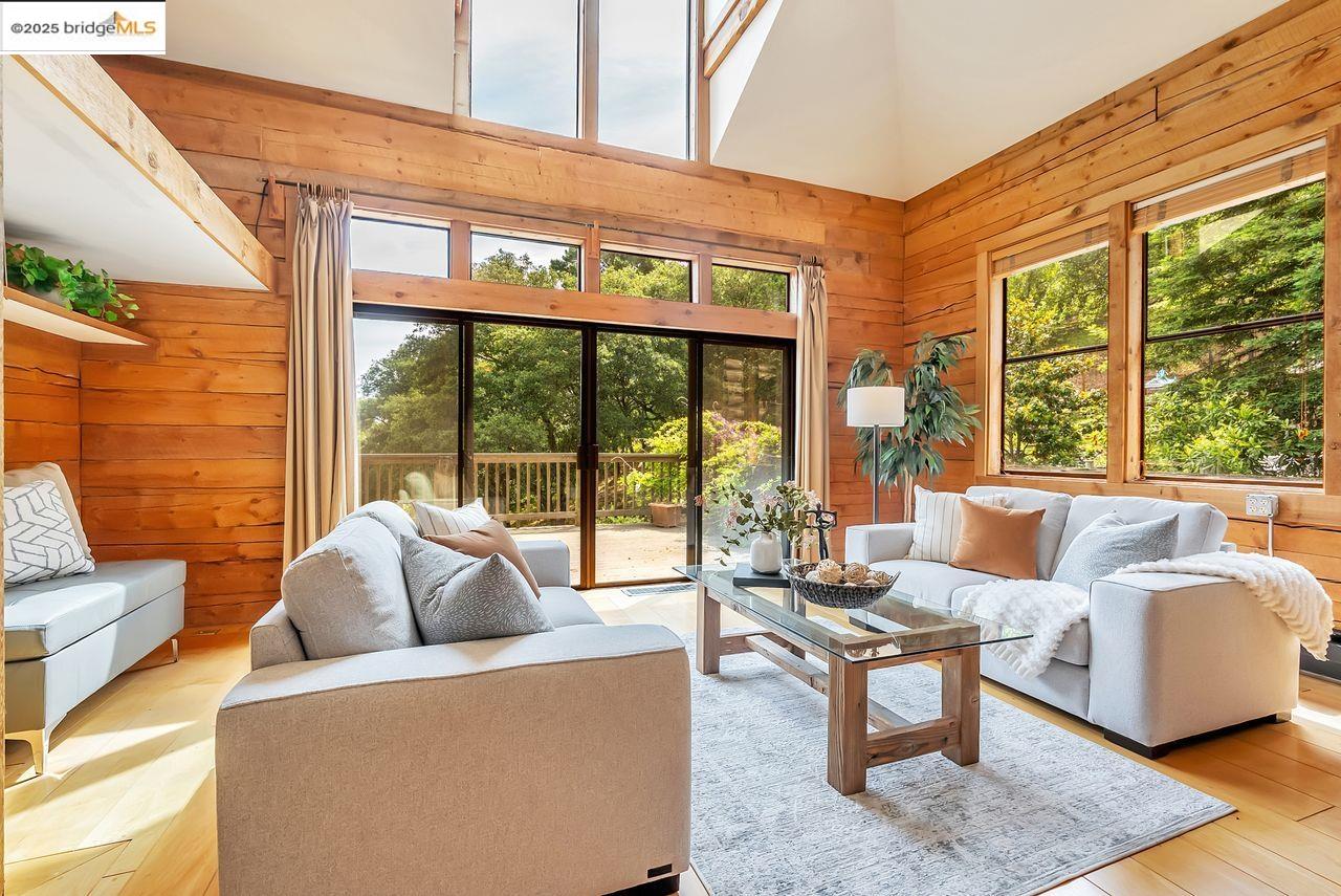 Detail Gallery Image 19 of 47 For 5950 Grizzly Peak Blvd, Oakland,  CA 94611 - 4 Beds | 3/1 Baths