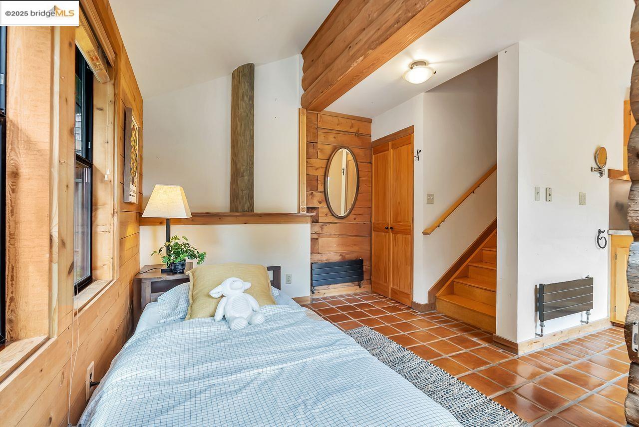 Detail Gallery Image 24 of 47 For 5950 Grizzly Peak Blvd, Oakland,  CA 94611 - 4 Beds | 3/1 Baths