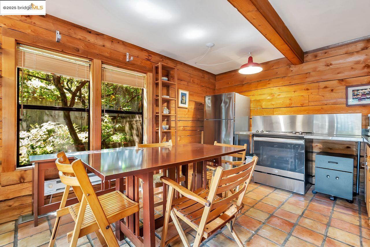 Detail Gallery Image 31 of 47 For 5950 Grizzly Peak Blvd, Oakland,  CA 94611 - 4 Beds | 3/1 Baths