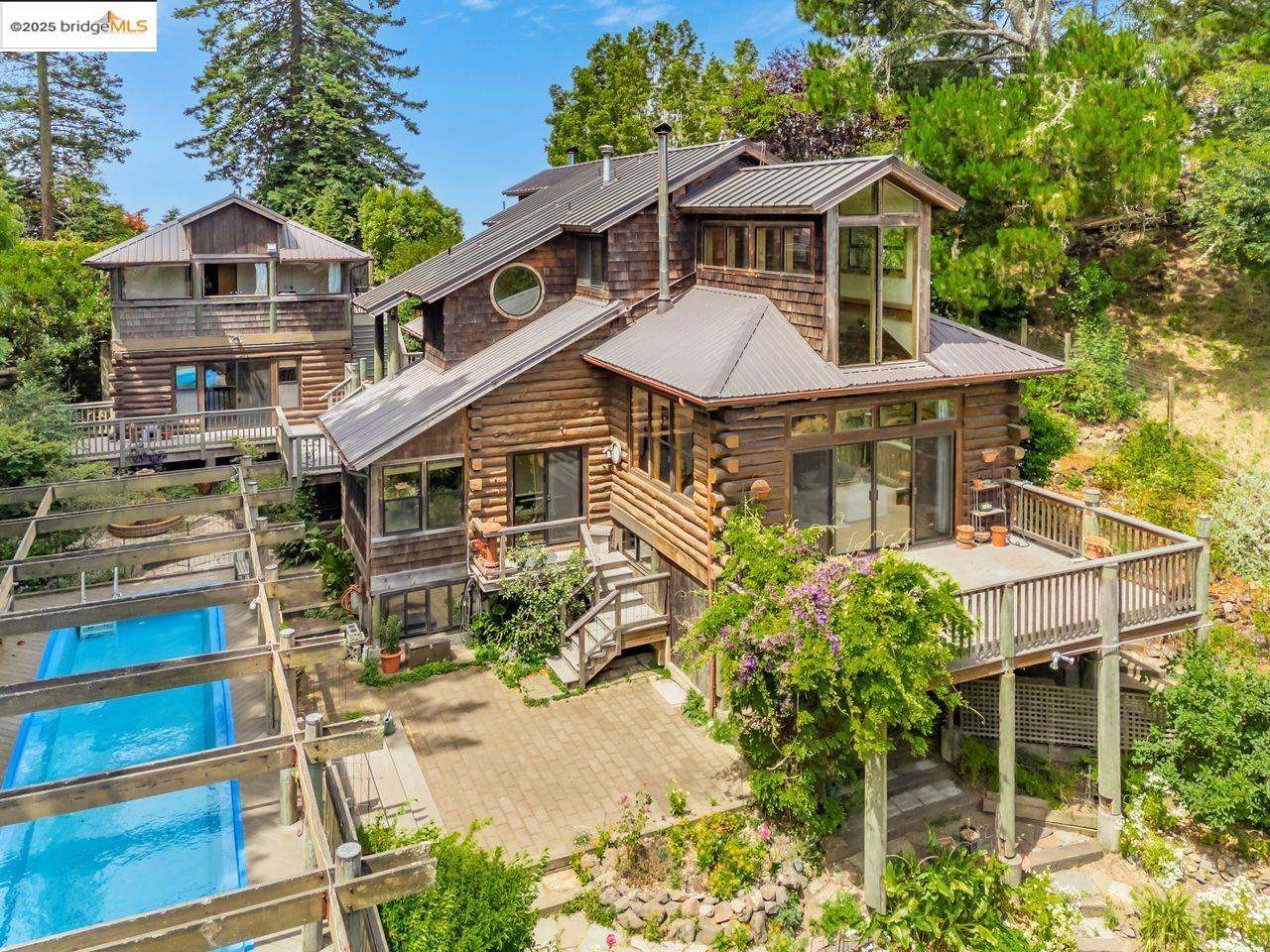 Detail Gallery Image 34 of 47 For 5950 Grizzly Peak Blvd, Oakland,  CA 94611 - 4 Beds | 3/1 Baths