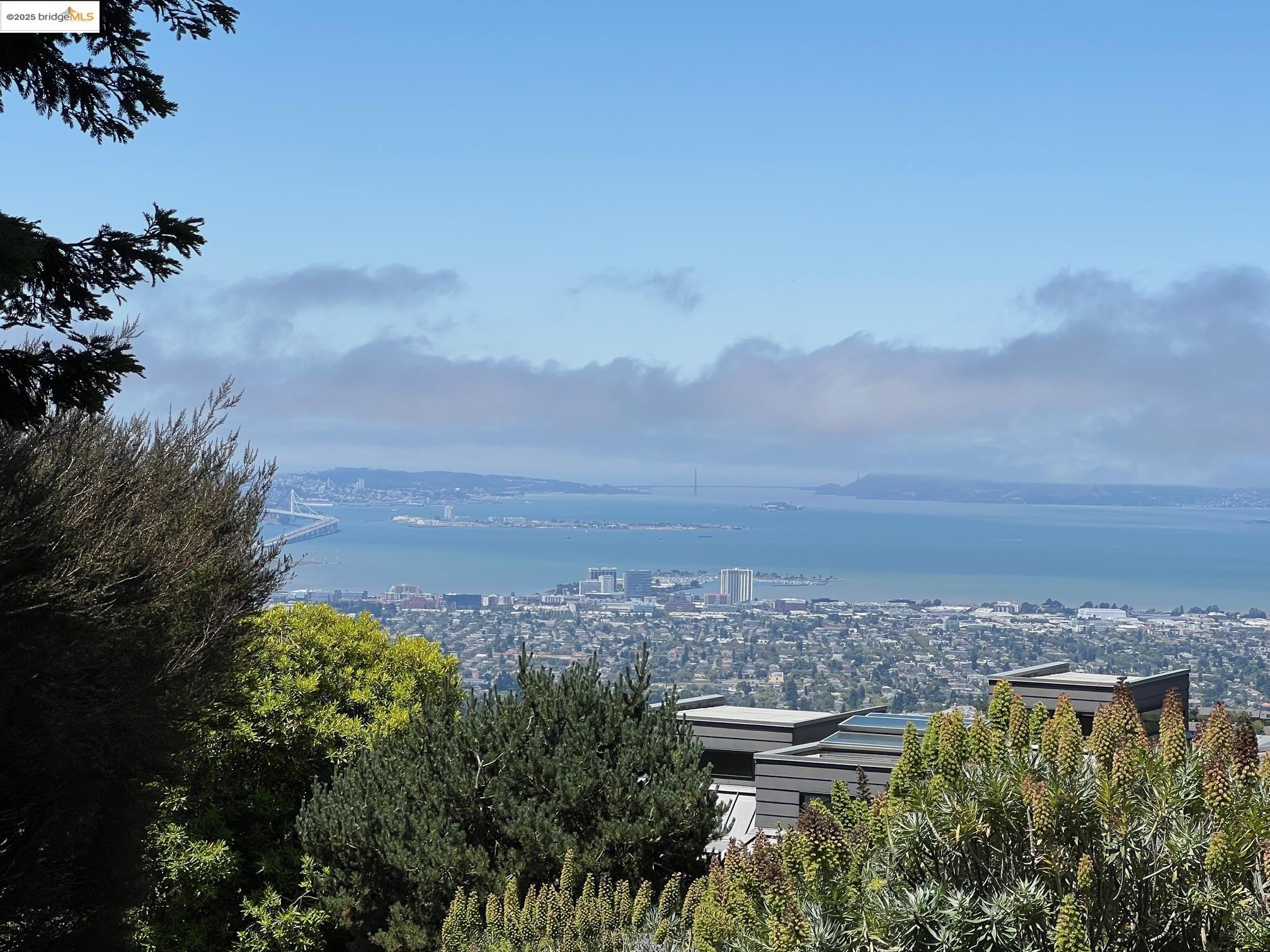 Detail Gallery Image 41 of 47 For 5950 Grizzly Peak Blvd, Oakland,  CA 94611 - 4 Beds | 3/1 Baths