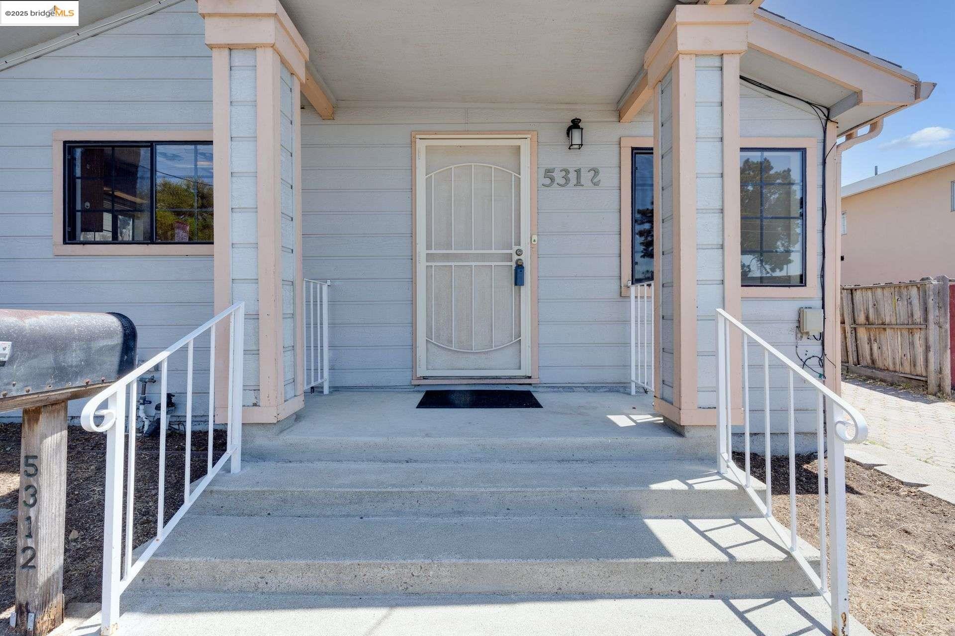 Detail Gallery Image 1 of 1 For 5312 Clinton Ave, Richmond,  CA 94805 - 3 Beds | 2/1 Baths