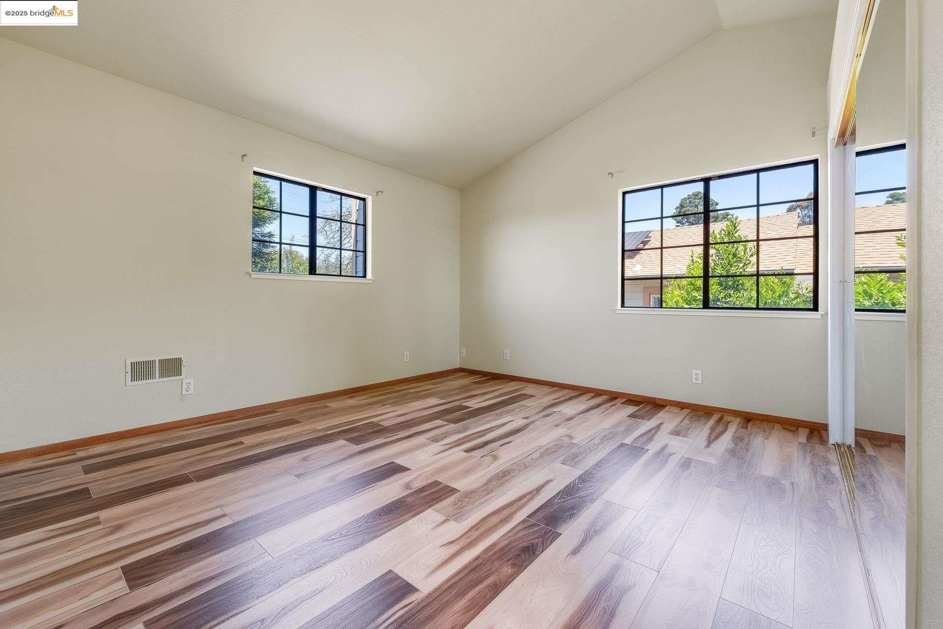 Detail Gallery Image 13 of 26 For 5312 Clinton Ave, Richmond,  CA 94805 - 3 Beds | 2/1 Baths
