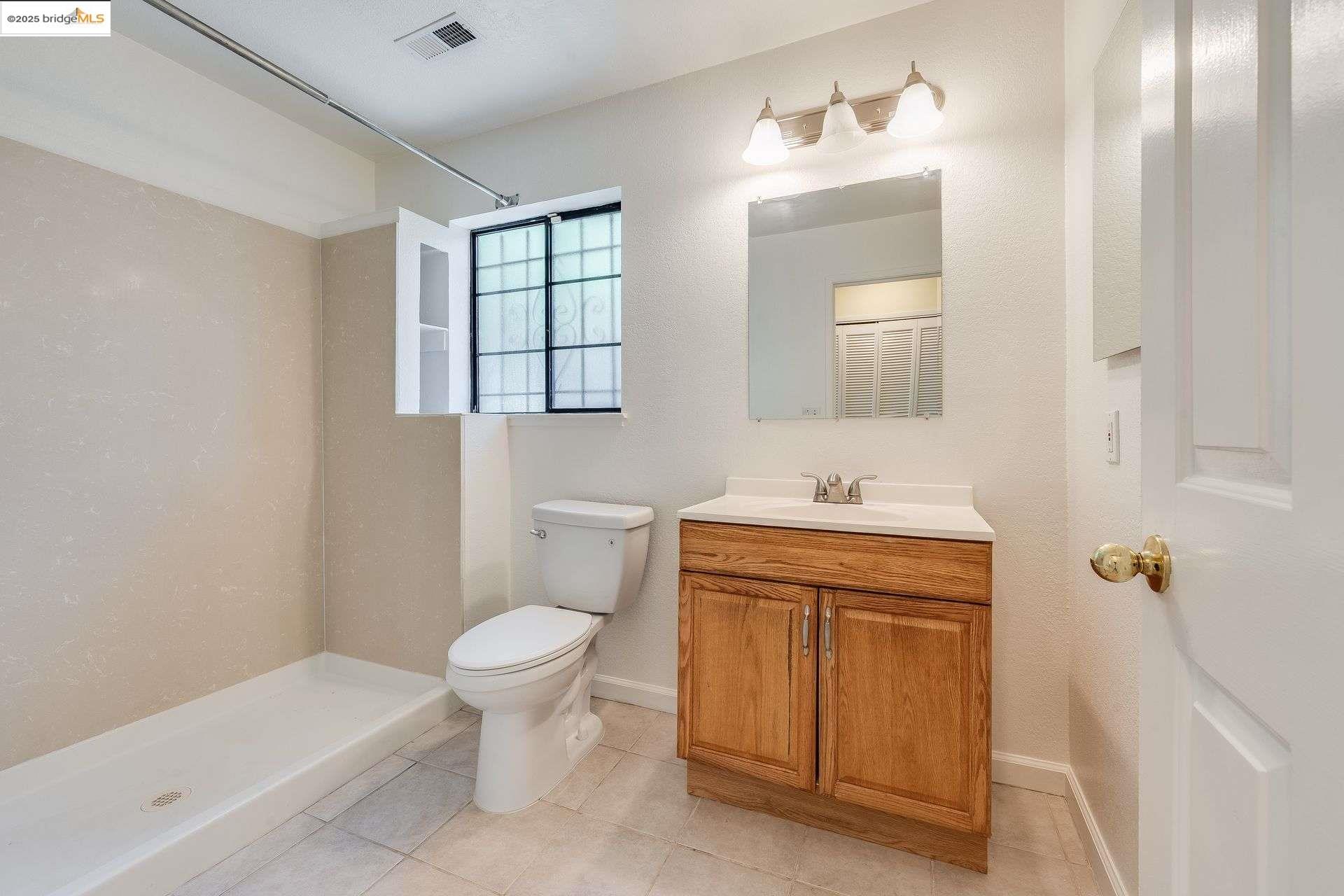 Detail Gallery Image 19 of 26 For 5312 Clinton Ave, Richmond,  CA 94805 - 3 Beds | 2/1 Baths