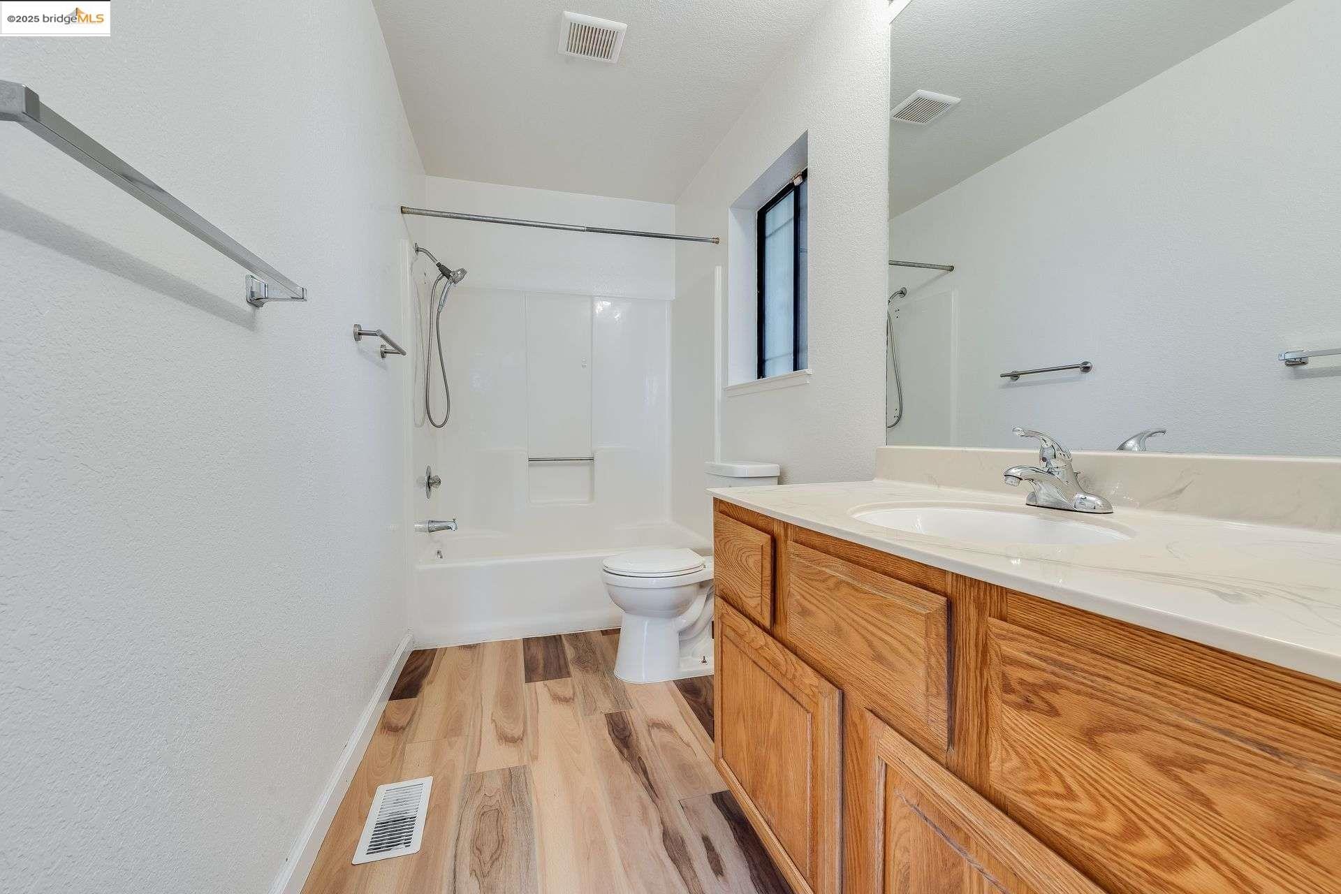 Detail Gallery Image 20 of 26 For 5312 Clinton Ave, Richmond,  CA 94805 - 3 Beds | 2/1 Baths