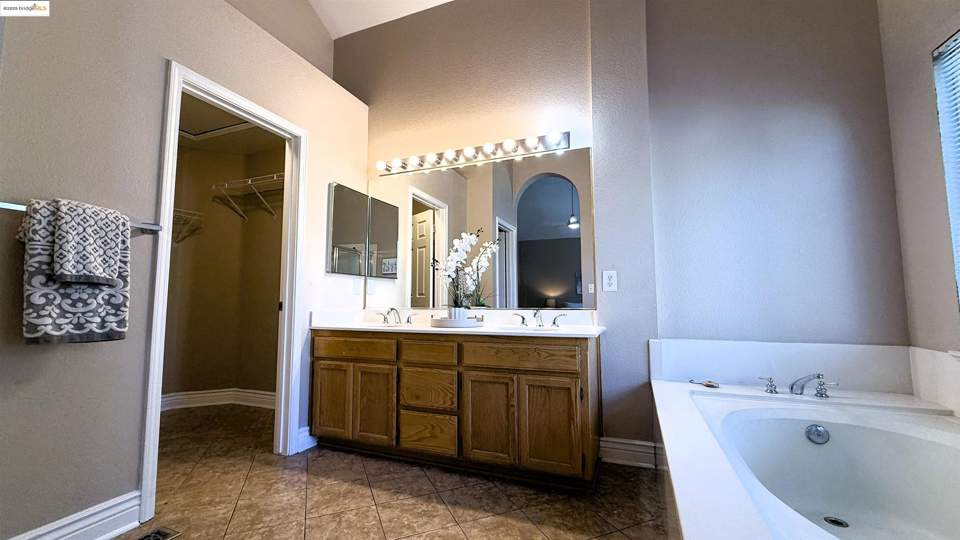 Detail Gallery Image 23 of 31 For 4522 Rock Island Dr, Antioch,  CA 94509 - 4 Beds | 2/1 Baths