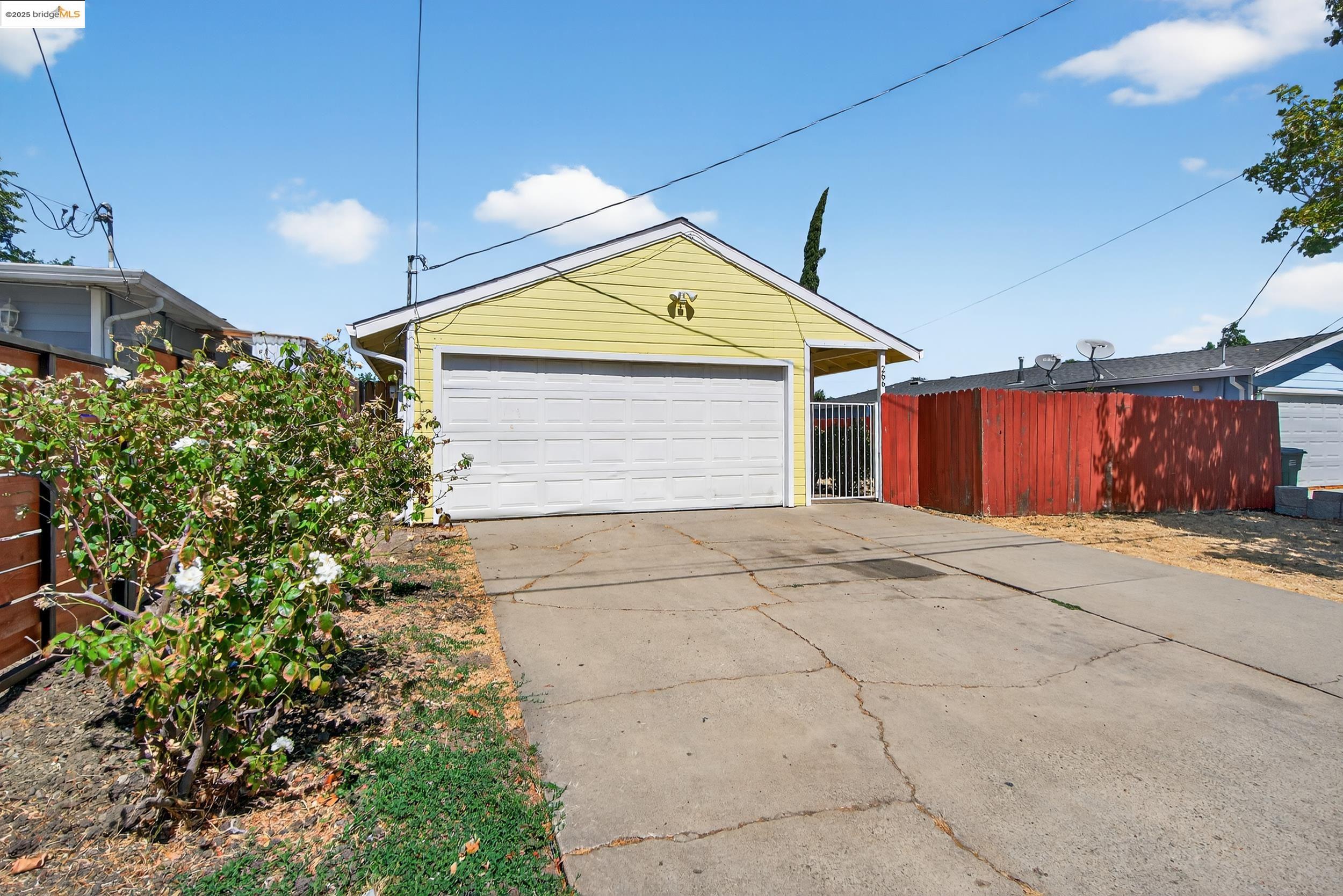 Detail Gallery Image 2 of 35 For 266 Warren Way, Pittsburg,  CA 94565 - 3 Beds | 1 Baths