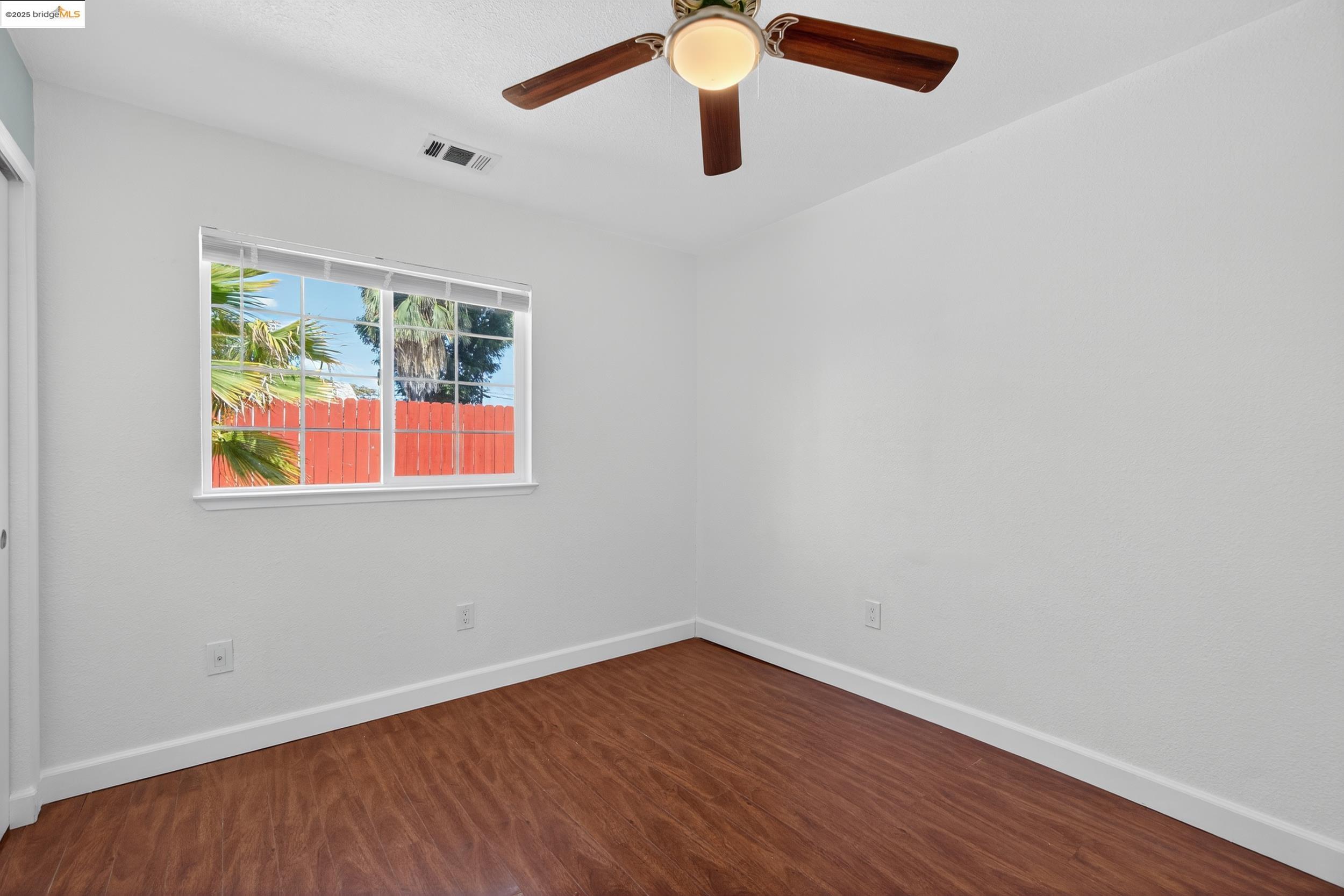 Detail Gallery Image 18 of 35 For 266 Warren Way, Pittsburg,  CA 94565 - 3 Beds | 1 Baths