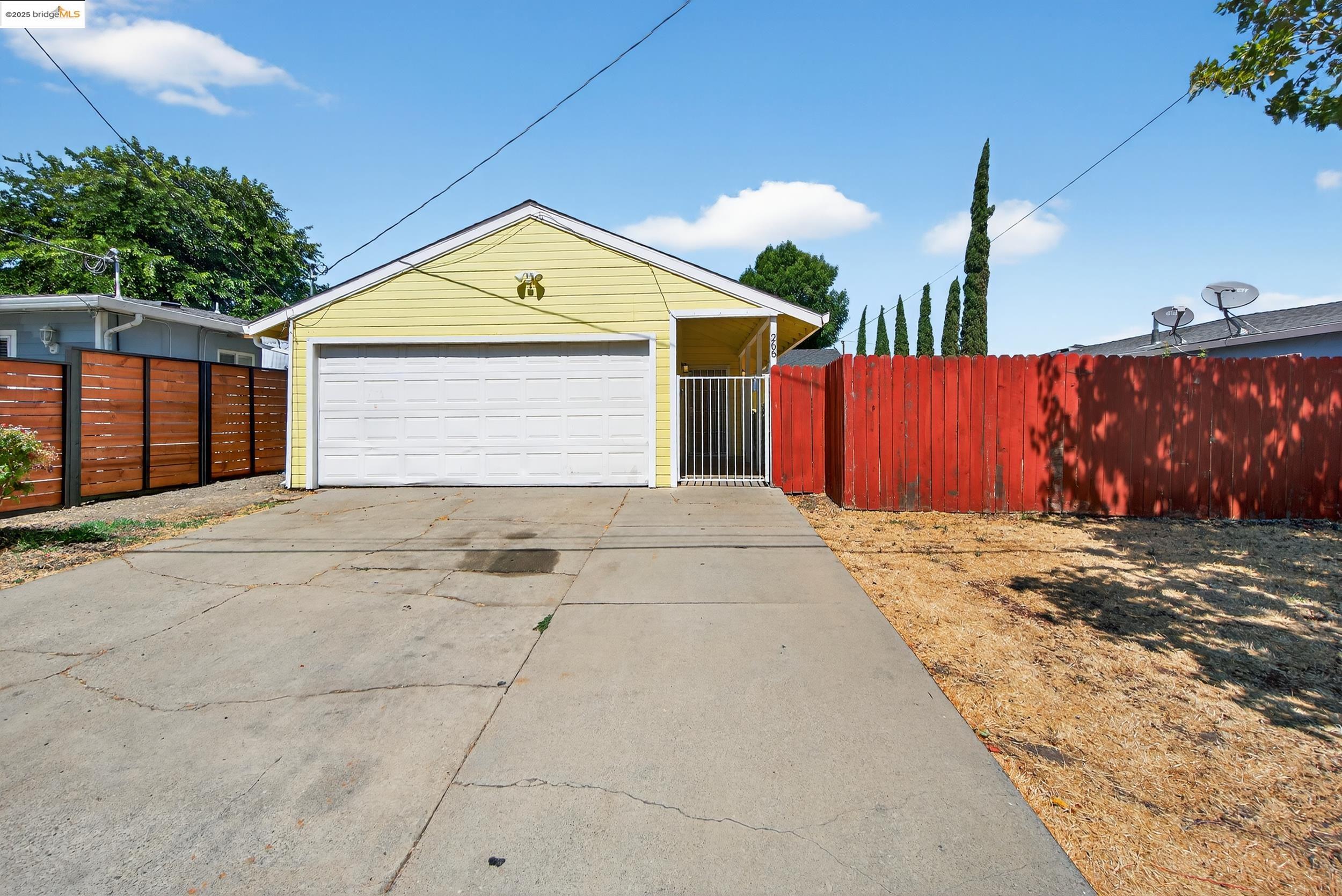 Detail Gallery Image 3 of 35 For 266 Warren Way, Pittsburg,  CA 94565 - 3 Beds | 1 Baths