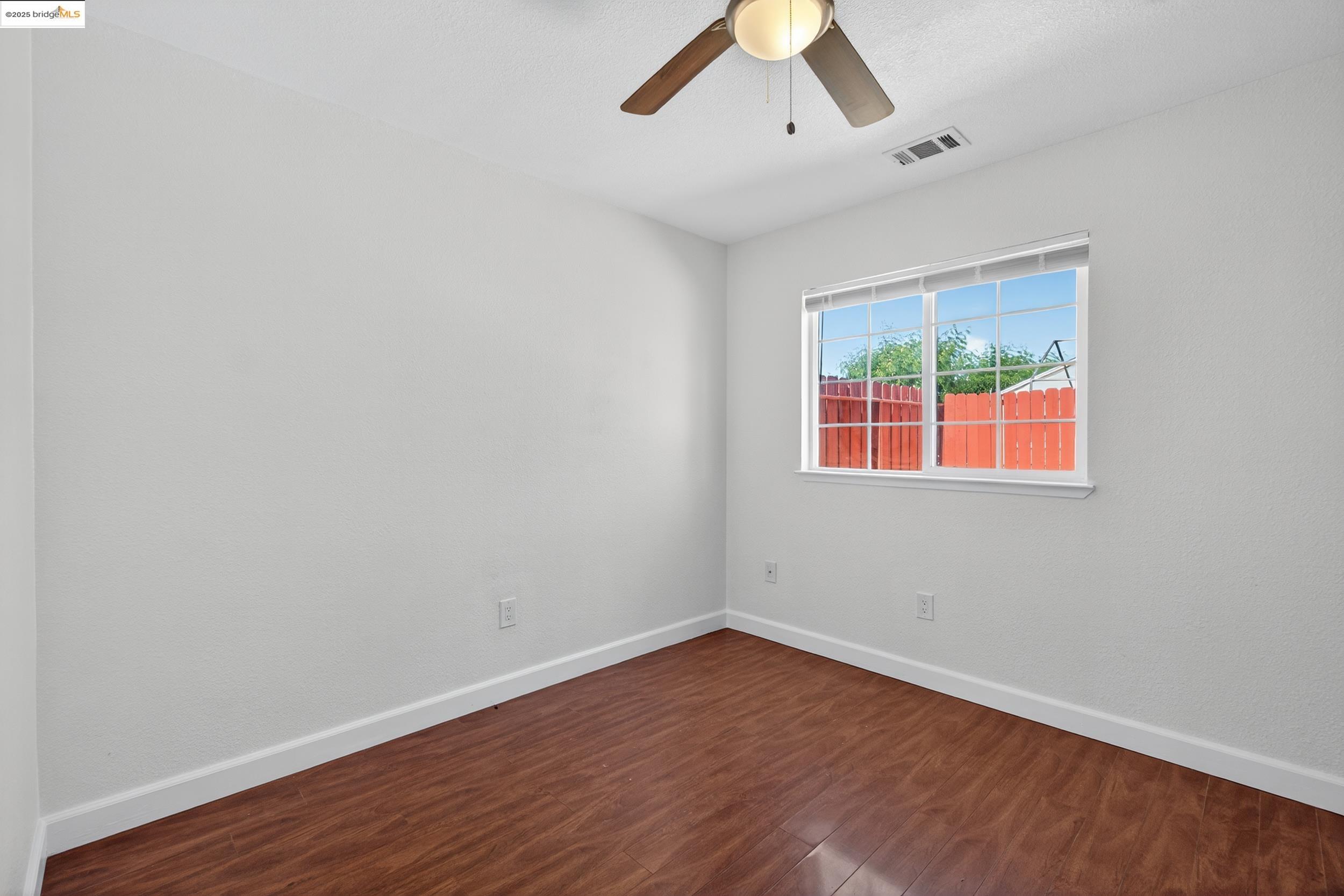 Detail Gallery Image 22 of 35 For 266 Warren Way, Pittsburg,  CA 94565 - 3 Beds | 1 Baths
