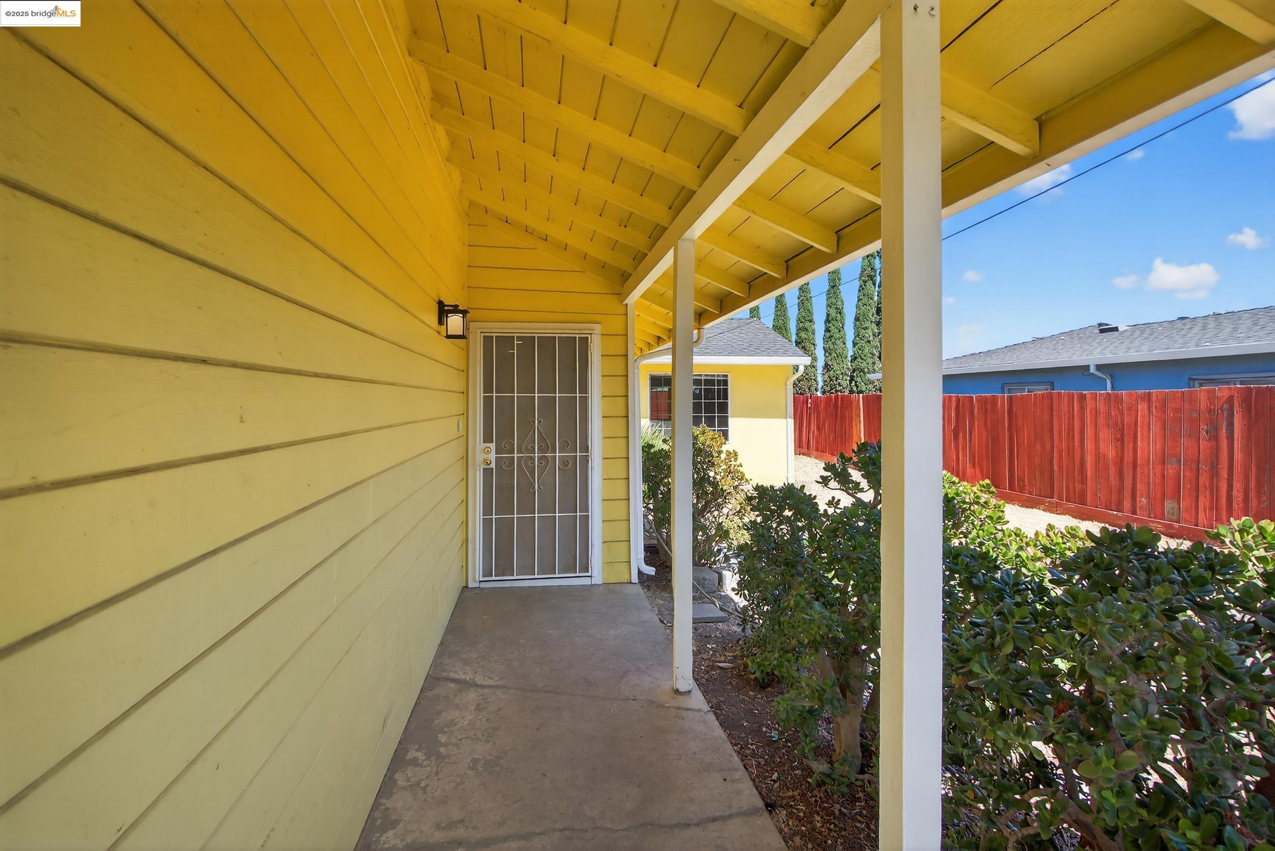 Detail Gallery Image 4 of 35 For 266 Warren Way, Pittsburg,  CA 94565 - 3 Beds | 1 Baths