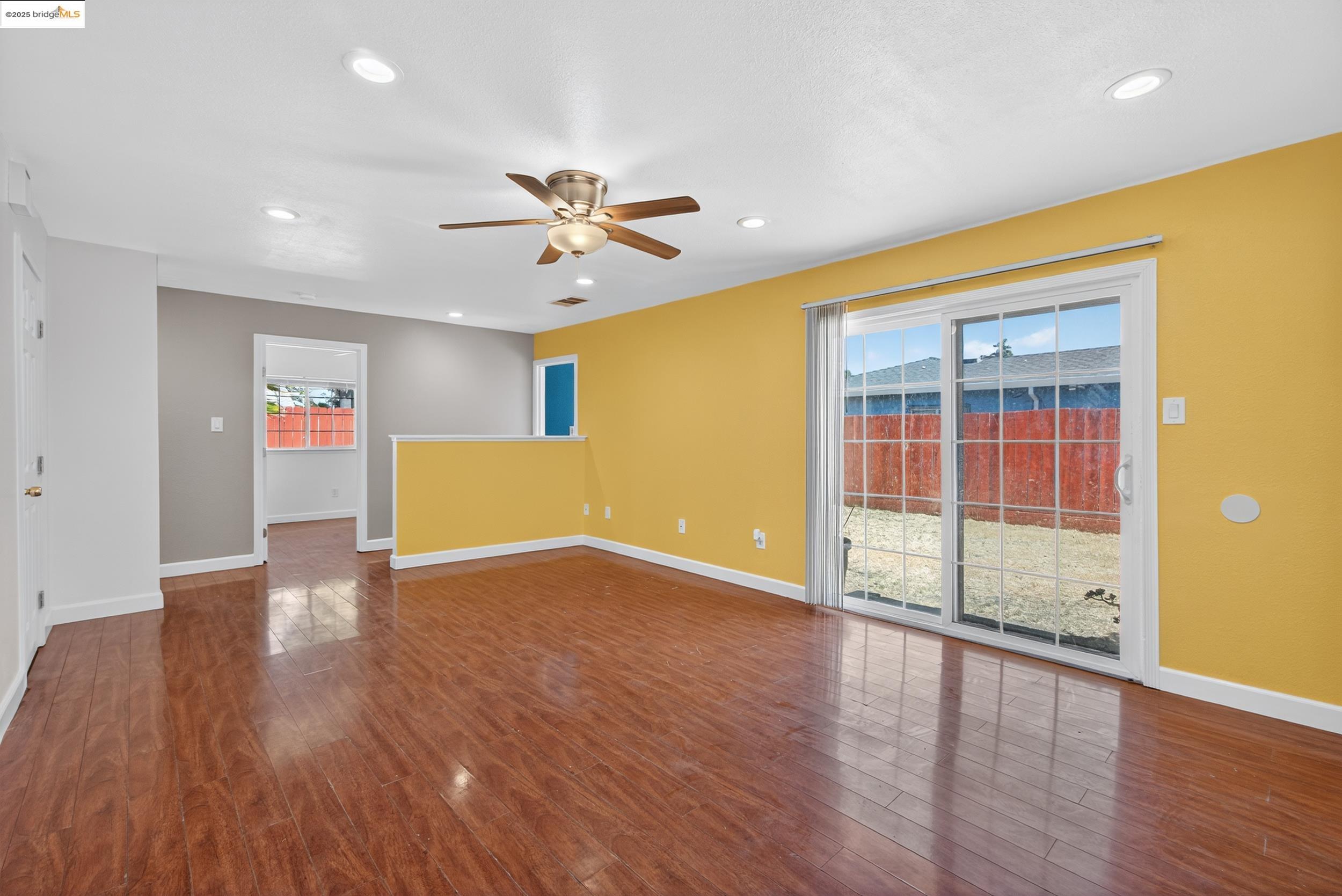 Detail Gallery Image 9 of 35 For 266 Warren Way, Pittsburg,  CA 94565 - 3 Beds | 1 Baths