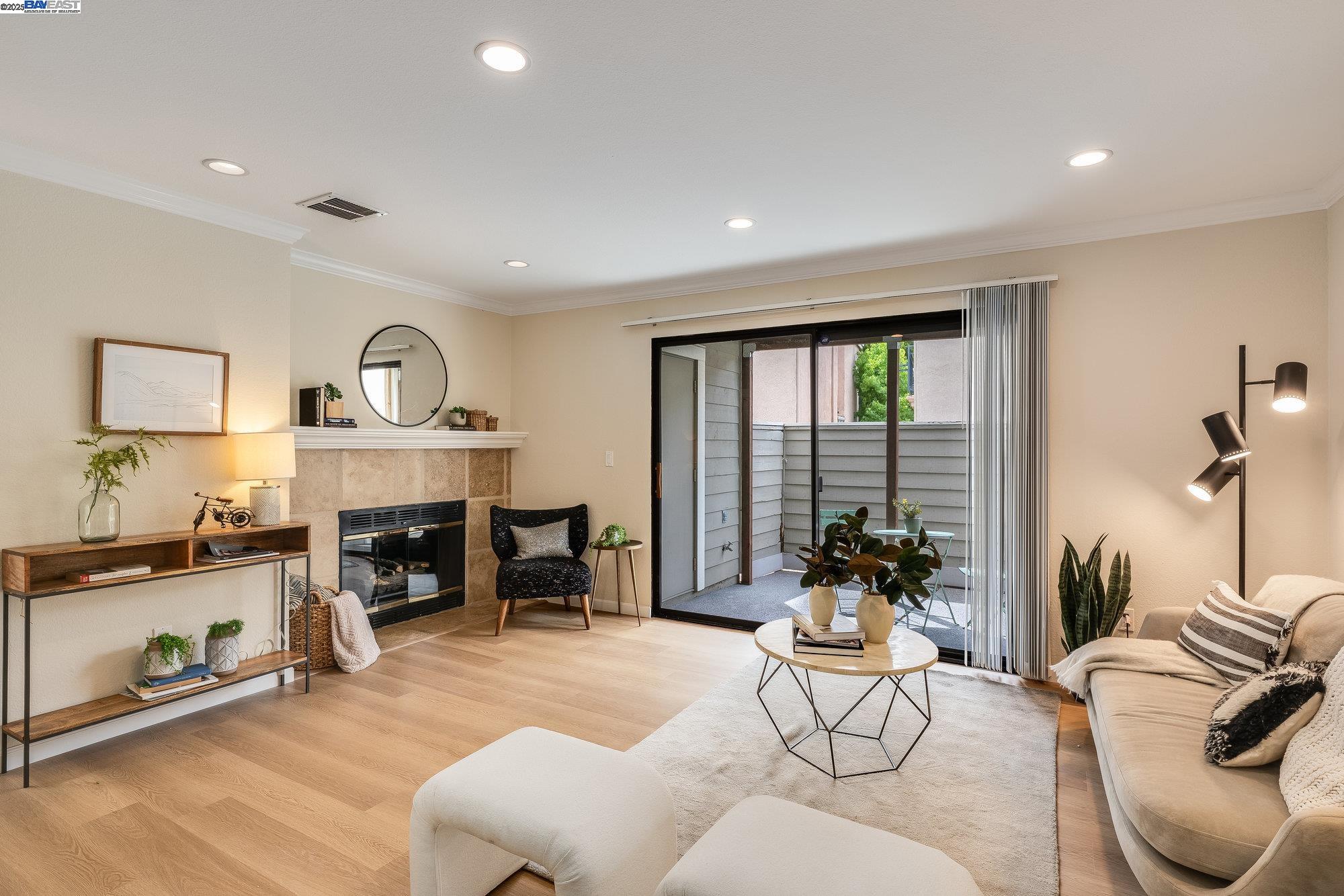 Photo #5: 41103801 Listing 