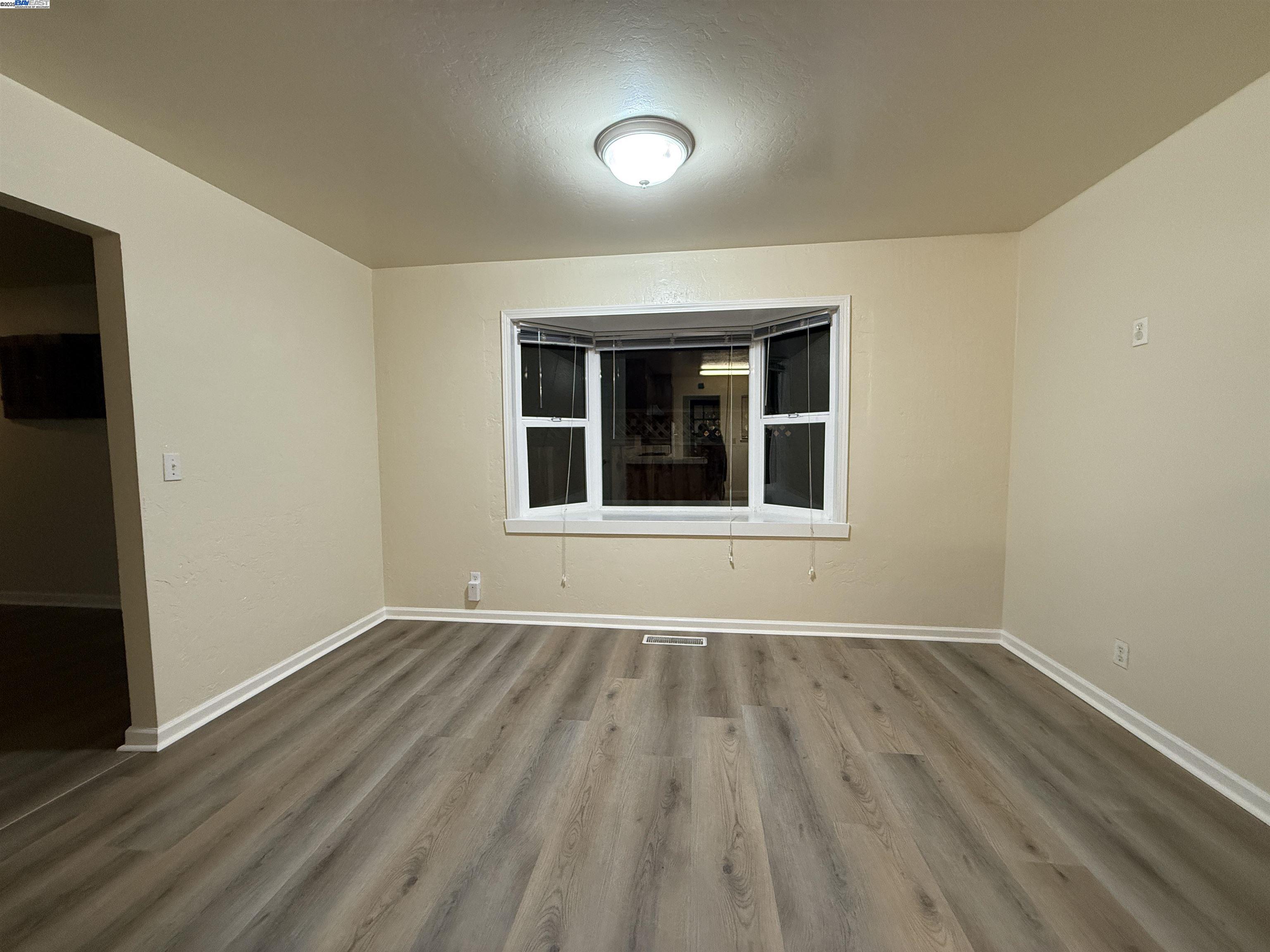 Detail Gallery Image 7 of 21 For 1420 Primrose Way, Cupertino,  CA 95014 - 3 Beds | 2 Baths