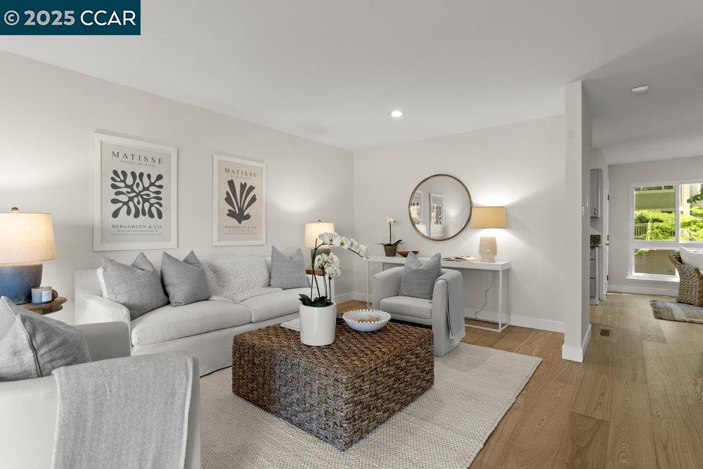 Photo #5: 41103803 Listing 