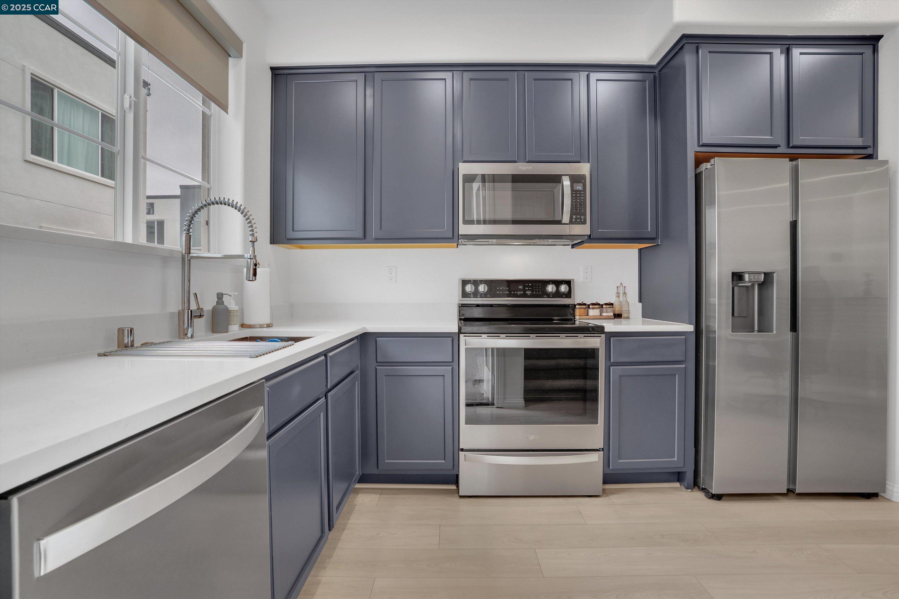 Detail Gallery Image 13 of 35 For 2816 Cathwood Lane, Alameda,  CA 94501 - 2 Beds | 1/1 Baths