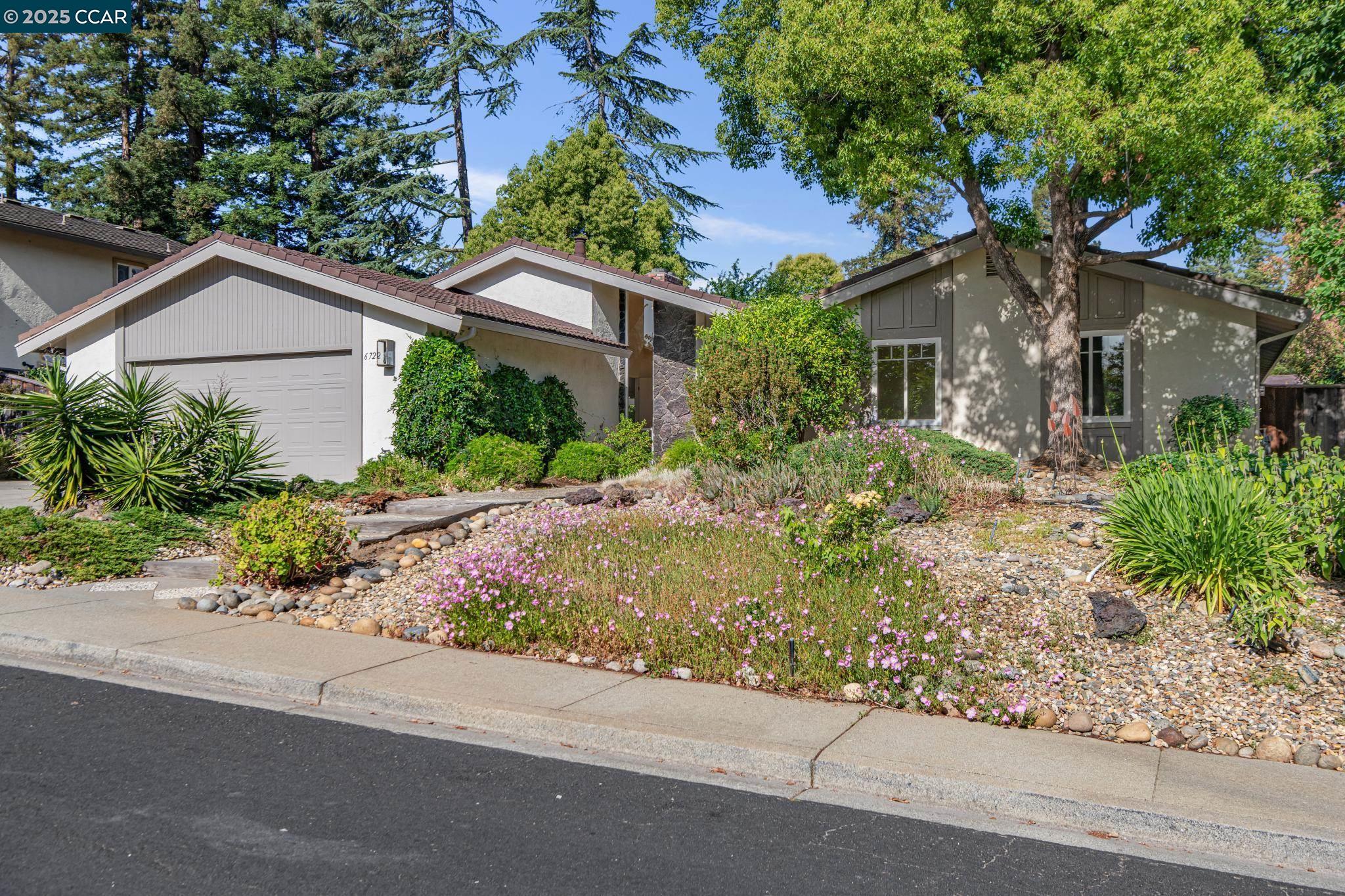 Detail Gallery Image 2 of 43 For 6722 Corte Segunda, Martinez,  CA 94553 - 4 Beds | 2 Baths
