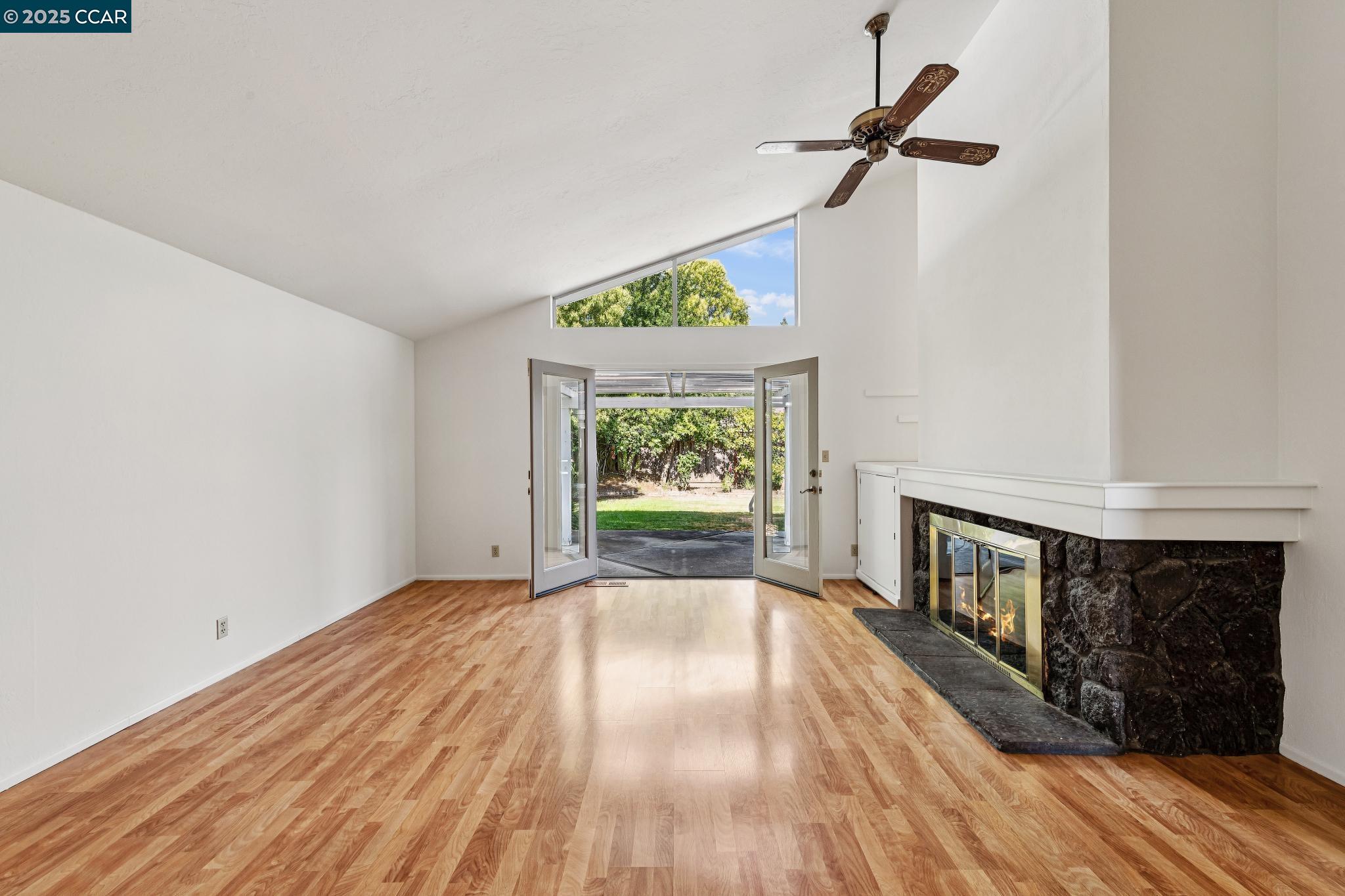 Detail Gallery Image 14 of 43 For 6722 Corte Segunda, Martinez,  CA 94553 - 4 Beds | 2 Baths