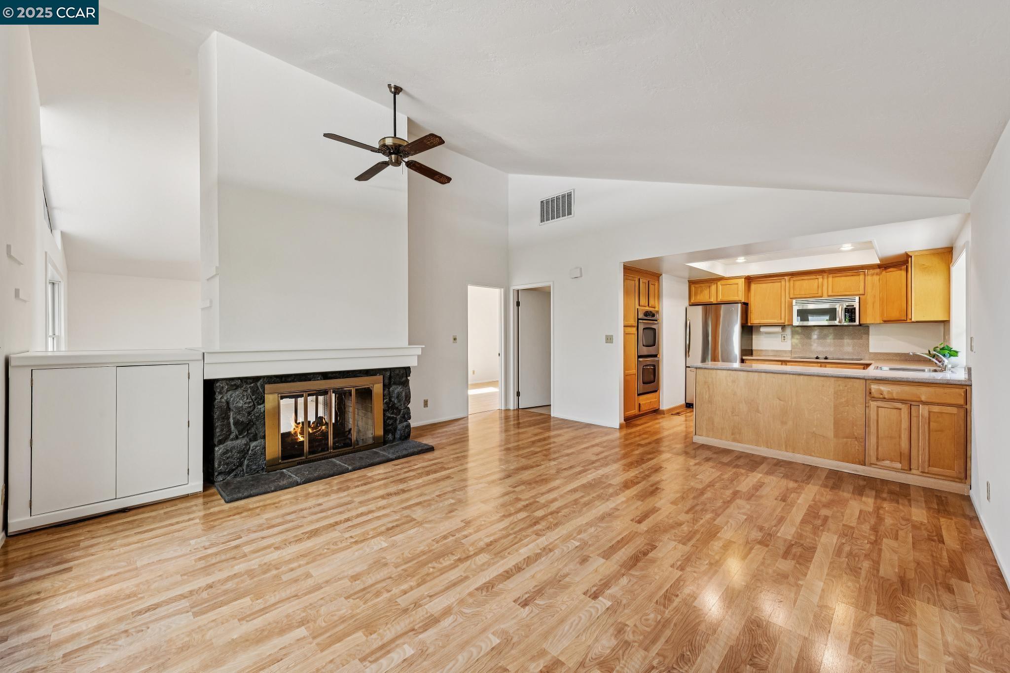 Detail Gallery Image 15 of 43 For 6722 Corte Segunda, Martinez,  CA 94553 - 4 Beds | 2 Baths