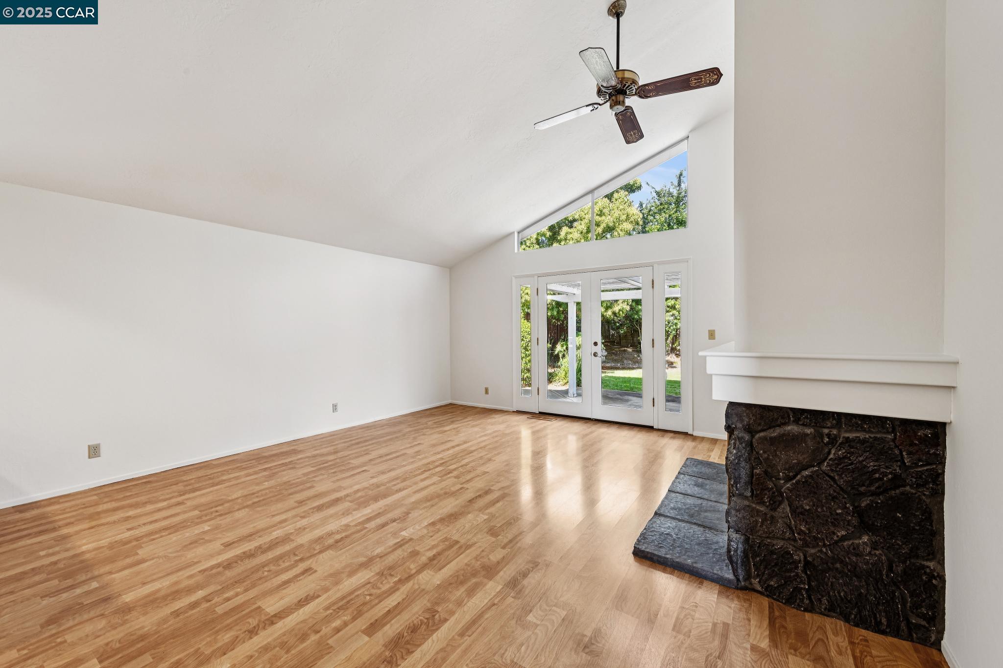 Detail Gallery Image 16 of 43 For 6722 Corte Segunda, Martinez,  CA 94553 - 4 Beds | 2 Baths