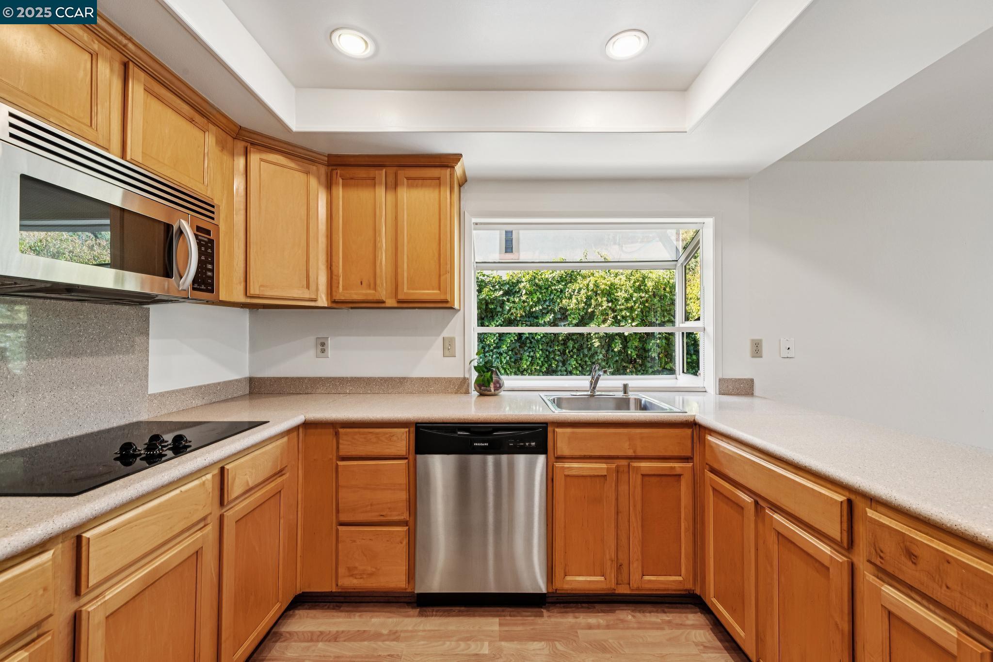 Detail Gallery Image 21 of 43 For 6722 Corte Segunda, Martinez,  CA 94553 - 4 Beds | 2 Baths
