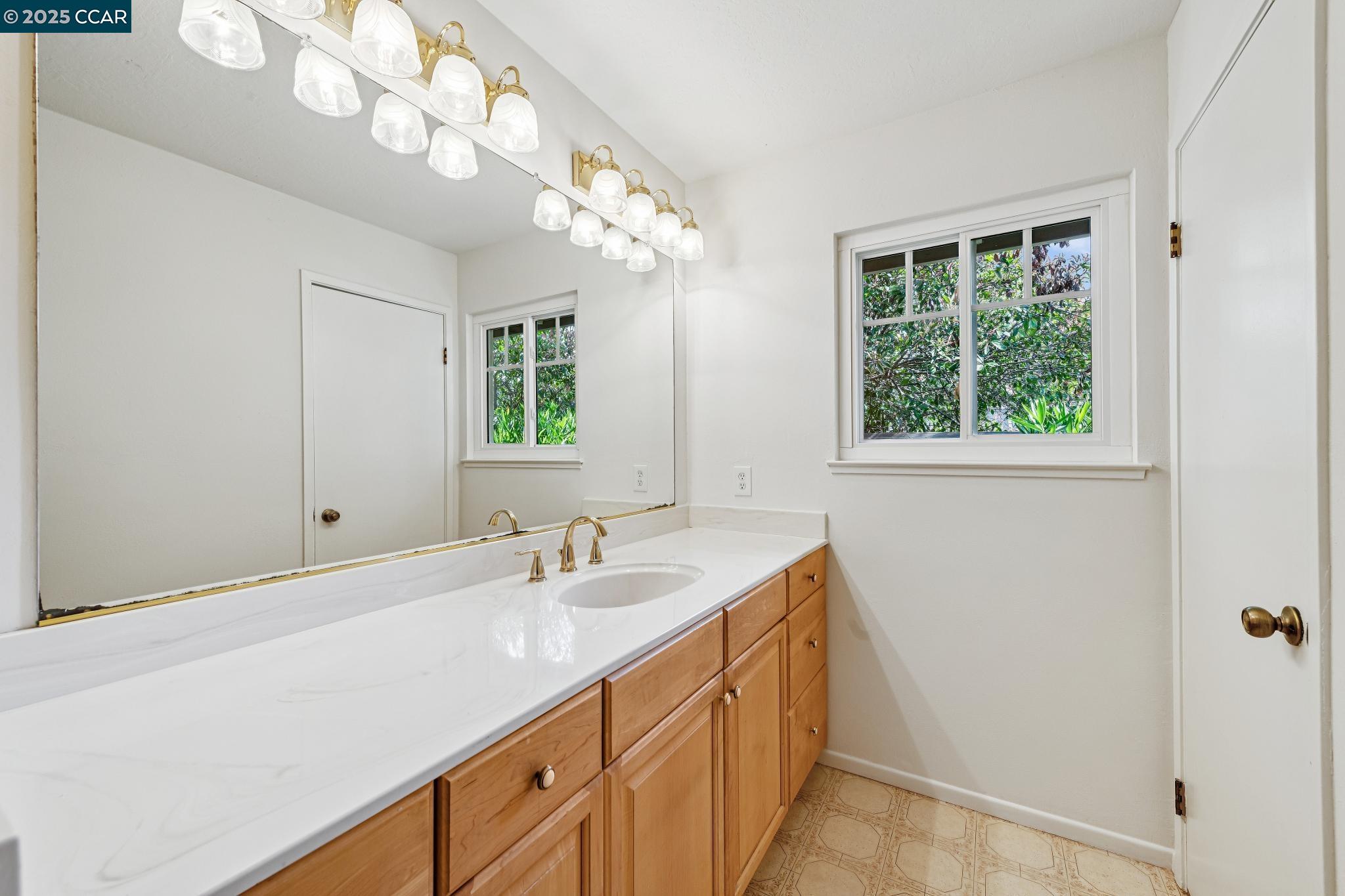 Detail Gallery Image 27 of 43 For 6722 Corte Segunda, Martinez,  CA 94553 - 4 Beds | 2 Baths