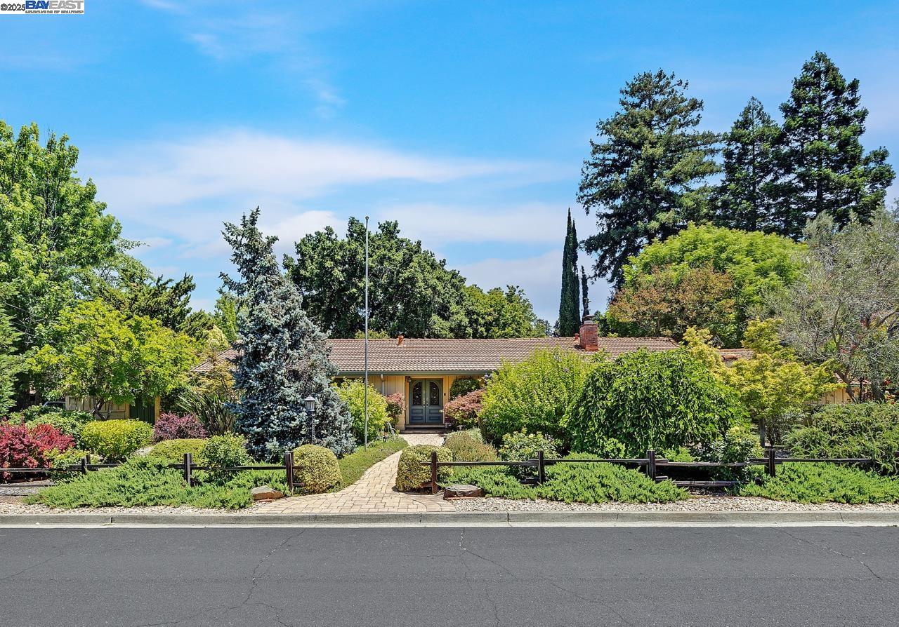 Detail Gallery Image 2 of 43 For 2849 Mi Elana Cir, Walnut Creek,  CA 94598 - 3 Beds | 2 Baths