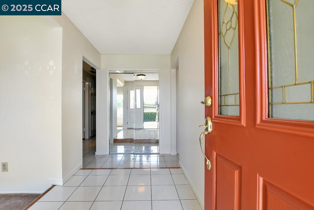 Detail Gallery Image 2 of 34 For 4911 Fuschia Way, Oakley,  CA 94561 - 3 Beds | 2 Baths