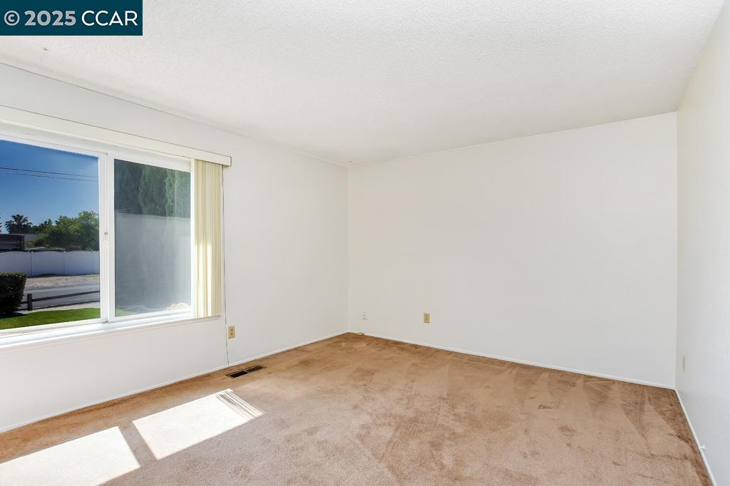 Detail Gallery Image 3 of 34 For 4911 Fuschia Way, Oakley,  CA 94561 - 3 Beds | 2 Baths