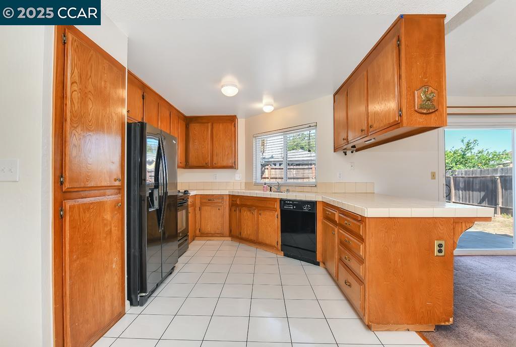 Detail Gallery Image 7 of 34 For 4911 Fuschia Way, Oakley,  CA 94561 - 3 Beds | 2 Baths
