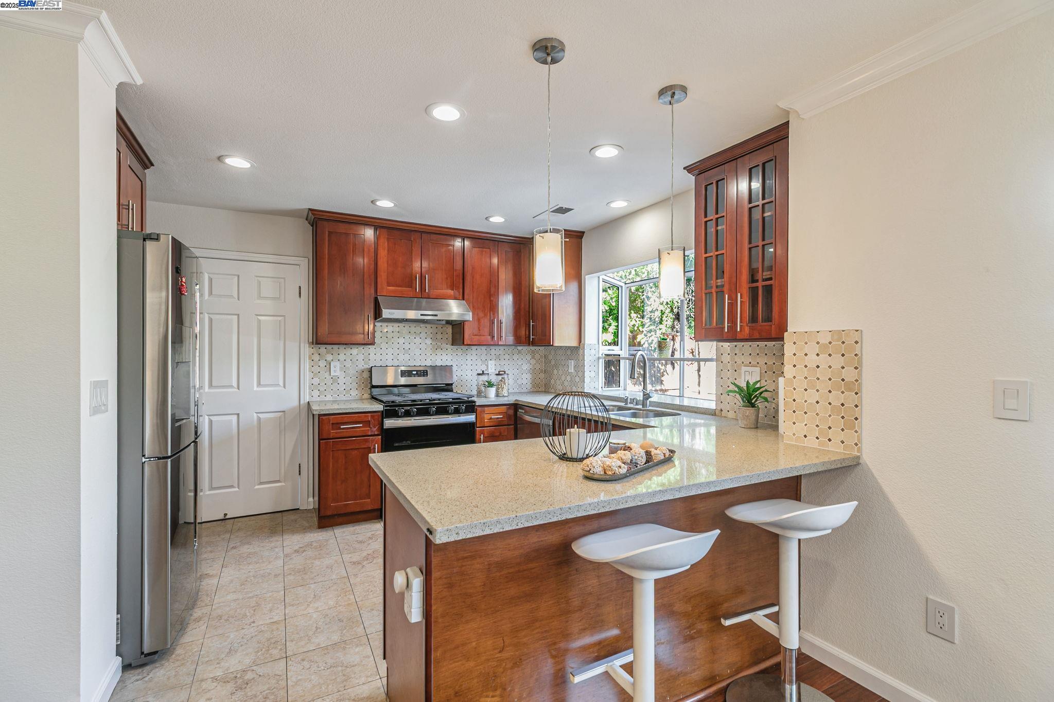 Detail Gallery Image 15 of 42 For 457 Calistoga Cir, Fremont,  CA 94536 - 3 Beds | 2/1 Baths