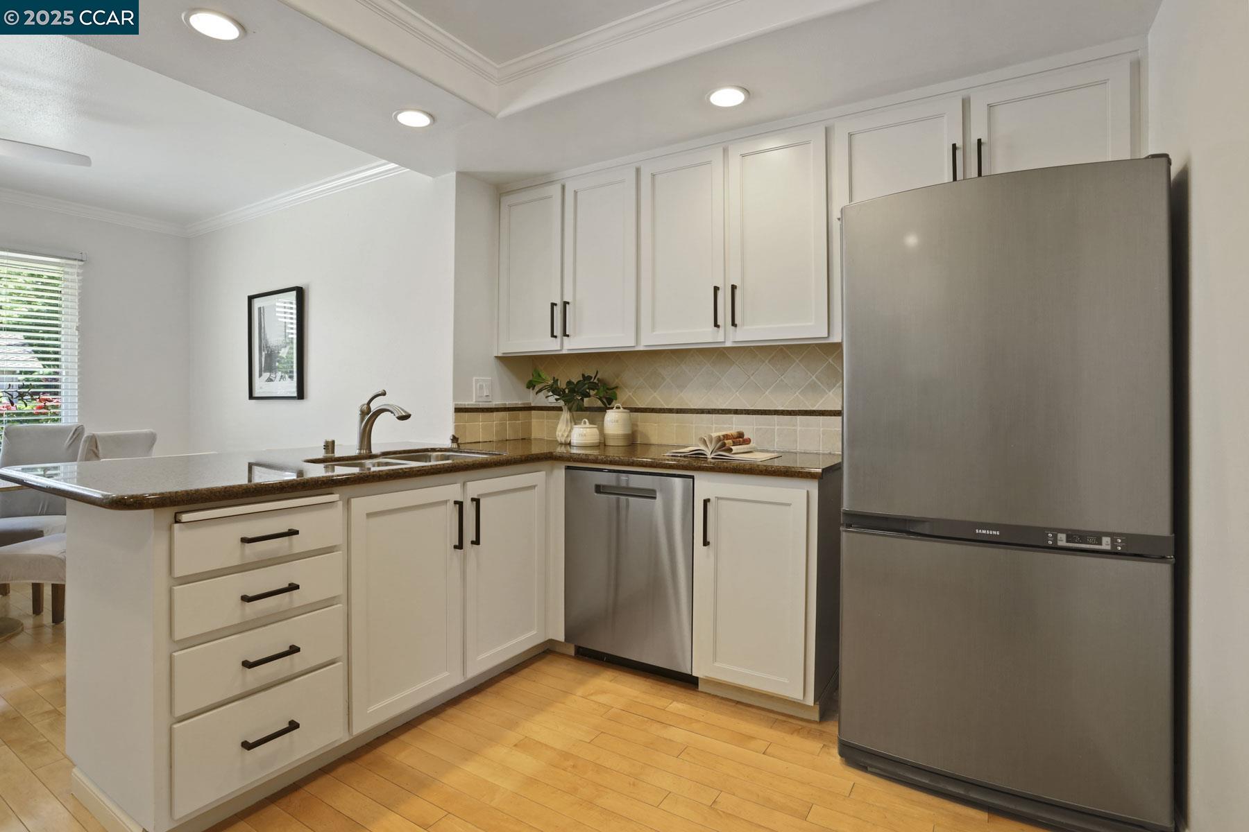Detail Gallery Image 12 of 33 For 4697 Canary Dr, Pleasanton,  CA 94566 - 4 Beds | 2 Baths