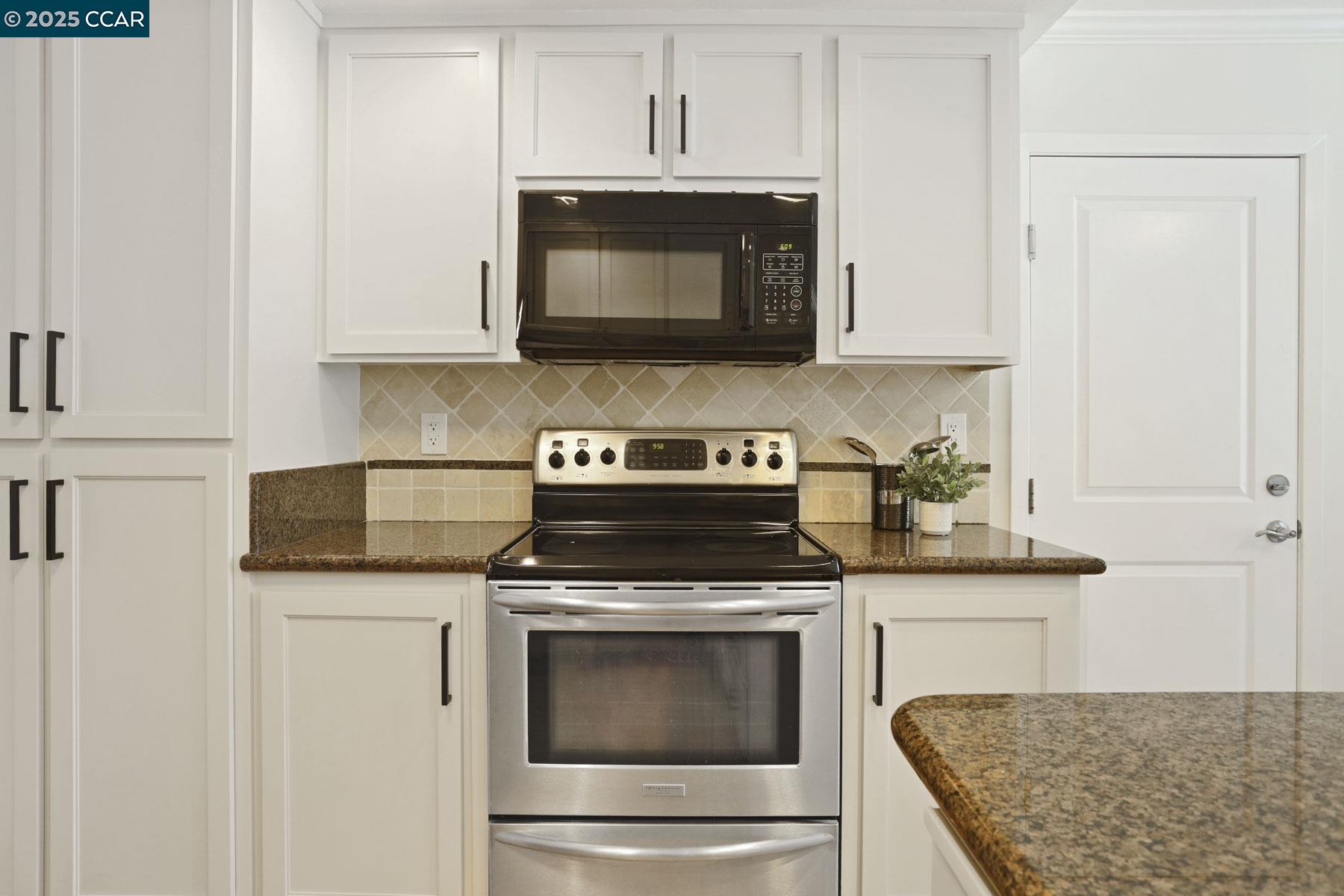 Detail Gallery Image 15 of 33 For 4697 Canary Dr, Pleasanton,  CA 94566 - 4 Beds | 2 Baths