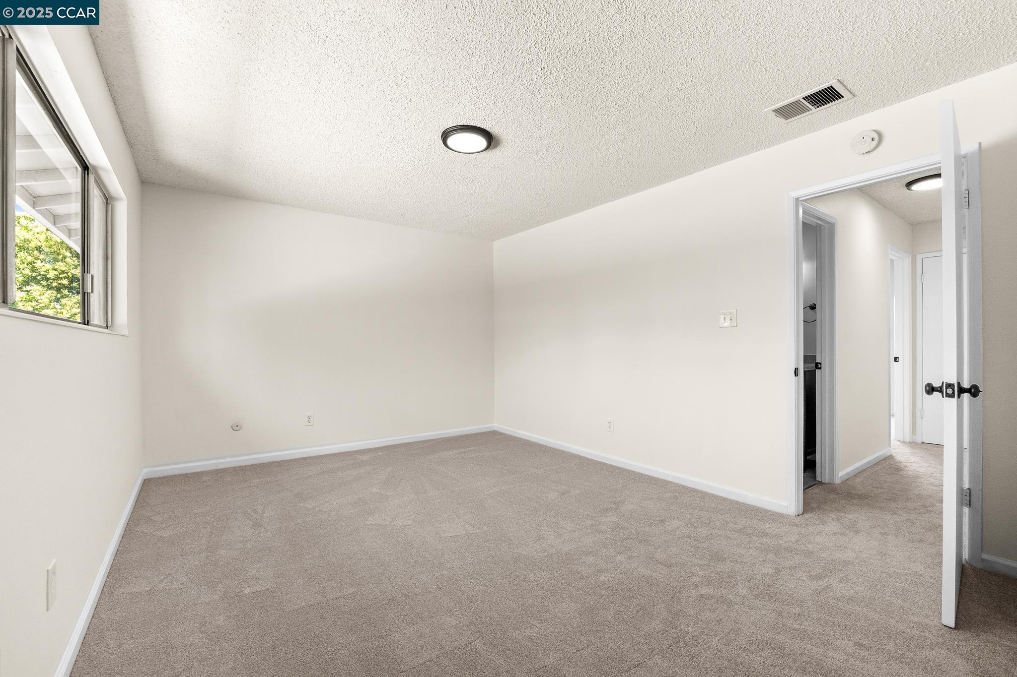 Photo #11: 41103816 Listing: Photo #11