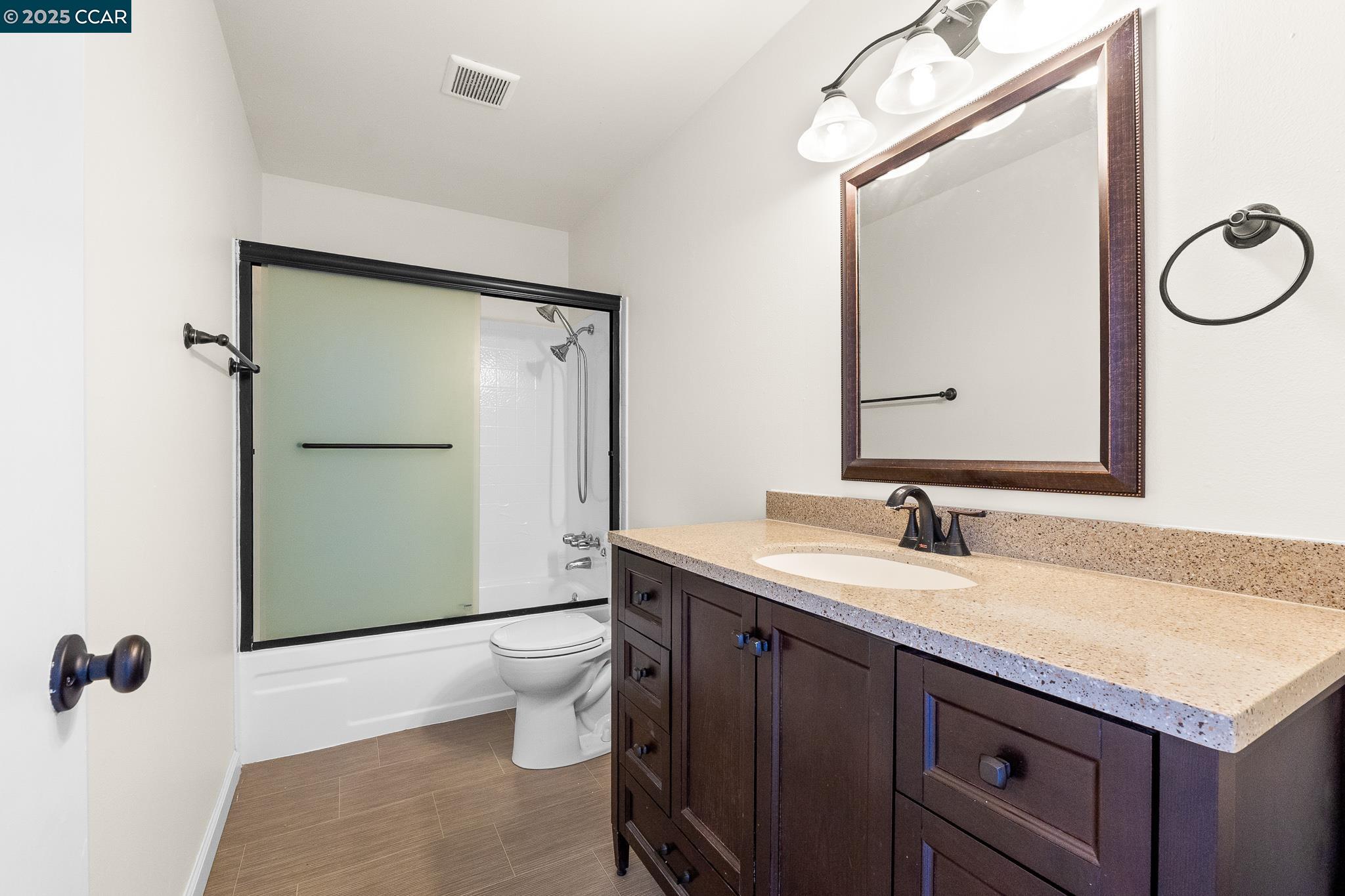 Photo #12: 41103816 Listing: Photo #12