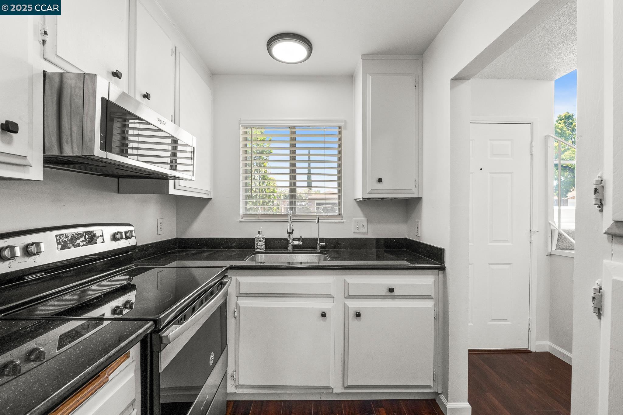 Photo #6: 41103816 Listing 