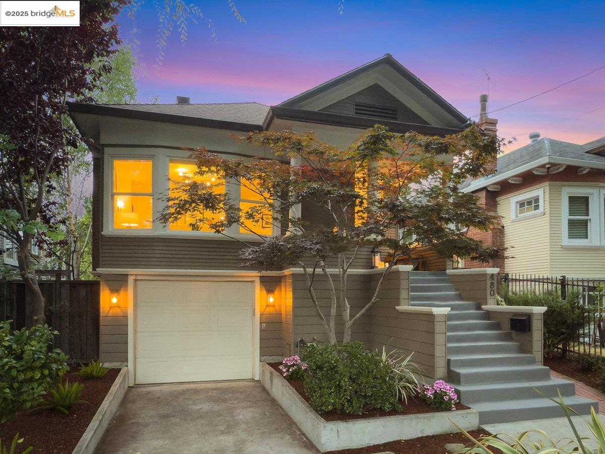 Detail Gallery Image 2 of 60 For 480 58th St, Oakland,  CA 94609 - 3 Beds | 3 Baths