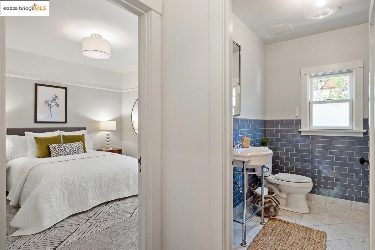 Detail Gallery Image 19 of 60 For 480 58th St, Oakland,  CA 94609 - 3 Beds | 3 Baths