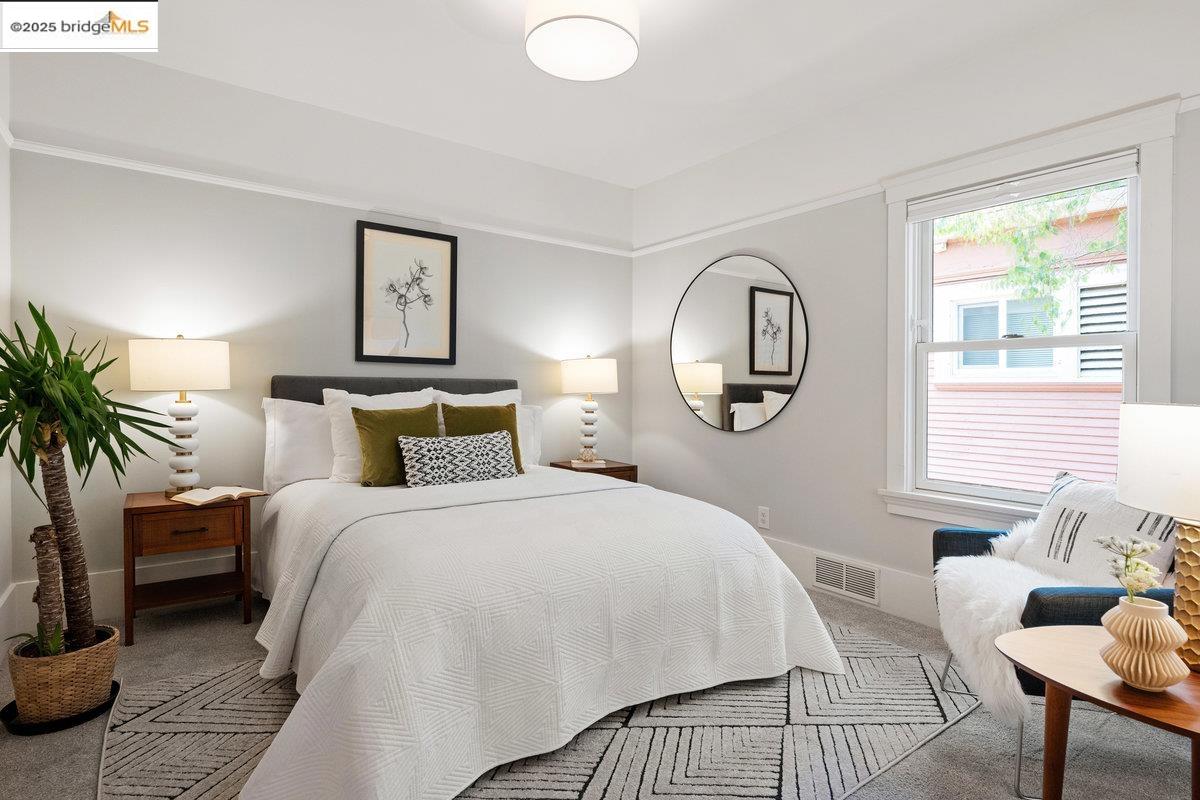 Detail Gallery Image 20 of 60 For 480 58th St, Oakland,  CA 94609 - 3 Beds | 3 Baths