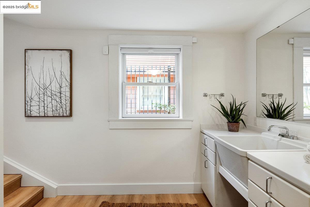 Detail Gallery Image 35 of 60 For 480 58th St, Oakland,  CA 94609 - 3 Beds | 3 Baths