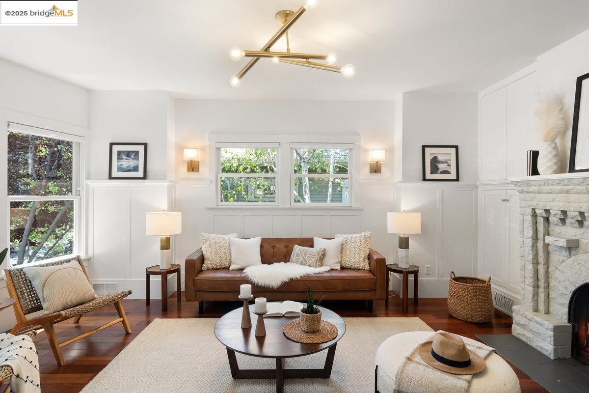 Detail Gallery Image 5 of 60 For 480 58th St, Oakland,  CA 94609 - 3 Beds | 3 Baths
