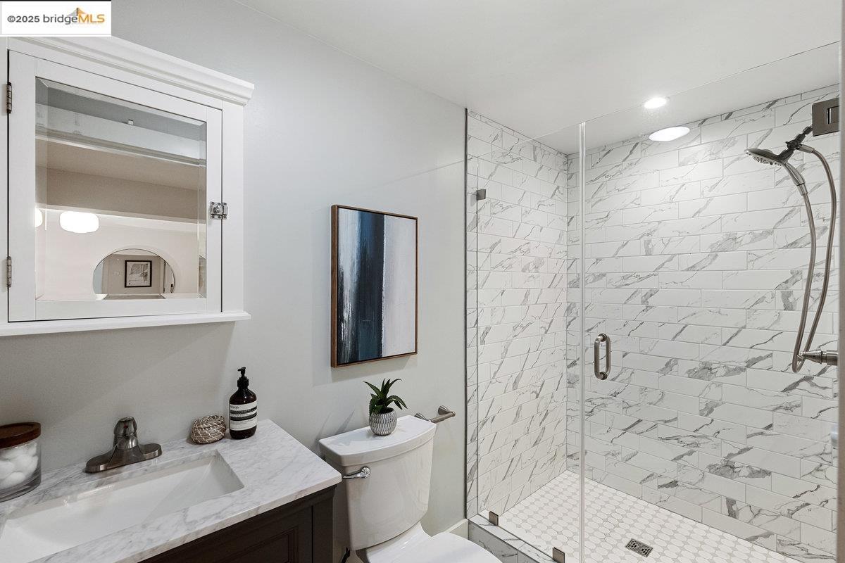 Detail Gallery Image 47 of 60 For 480 58th St, Oakland,  CA 94609 - 3 Beds | 3 Baths